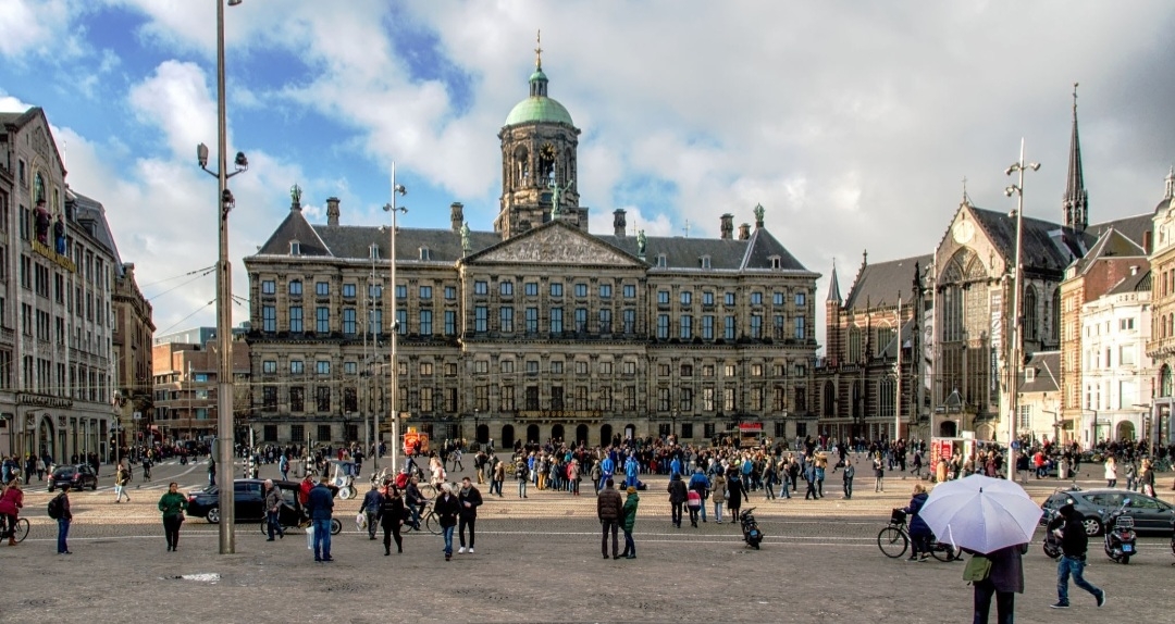 Modern fully furnished studio โ Amsterdam stay