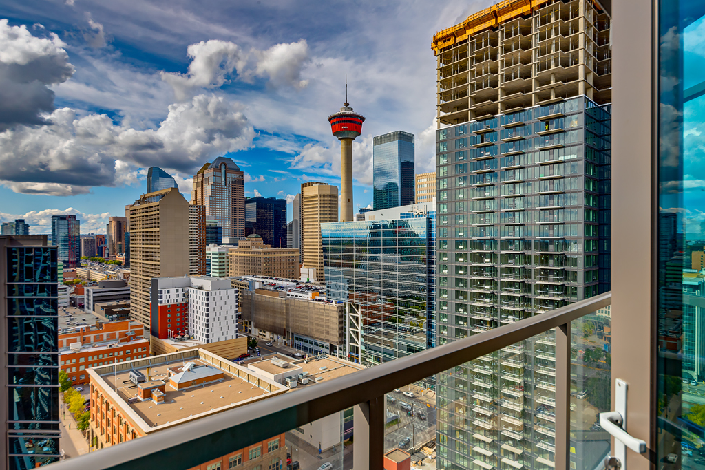 Classy Central Condo With View Of Calgary Tower Deptos. en complejo
