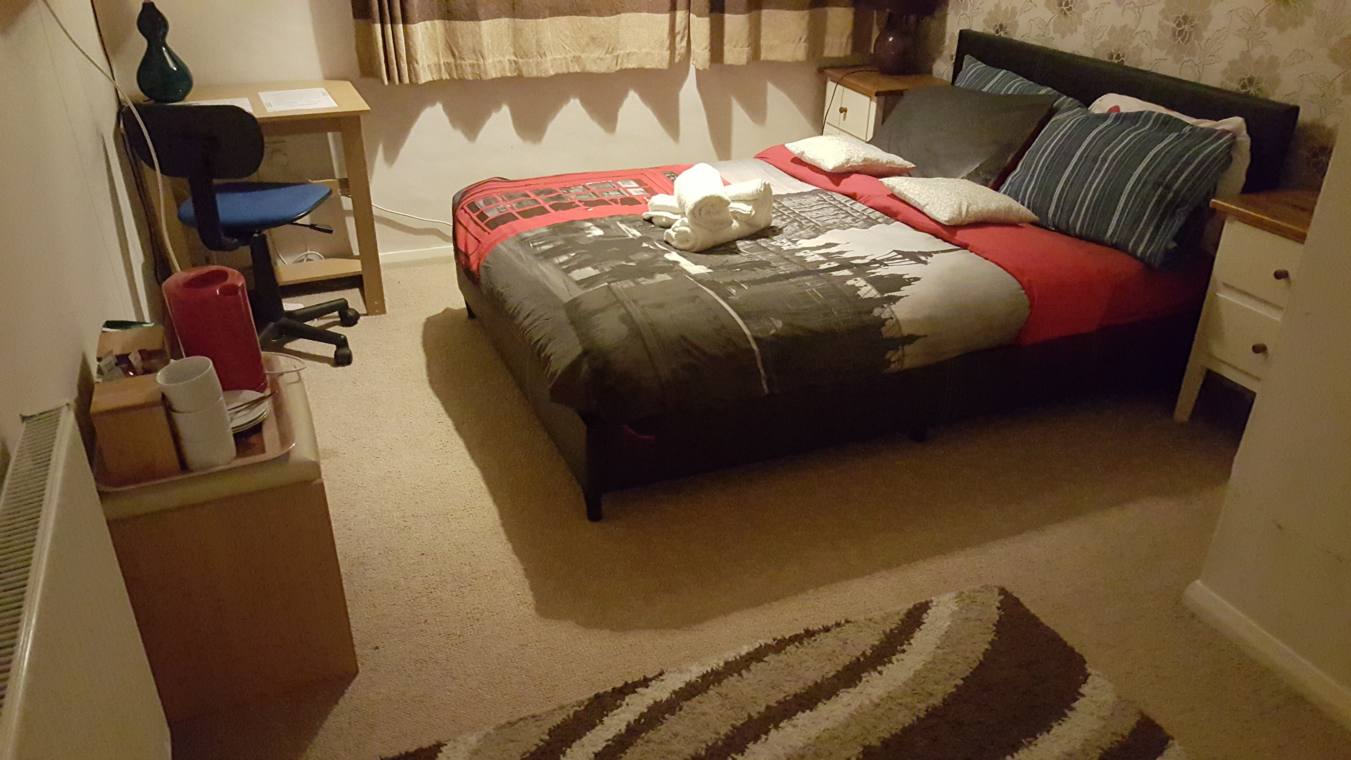 Stunning Clean Double, Friendly, Wi-Fi, Smart TV