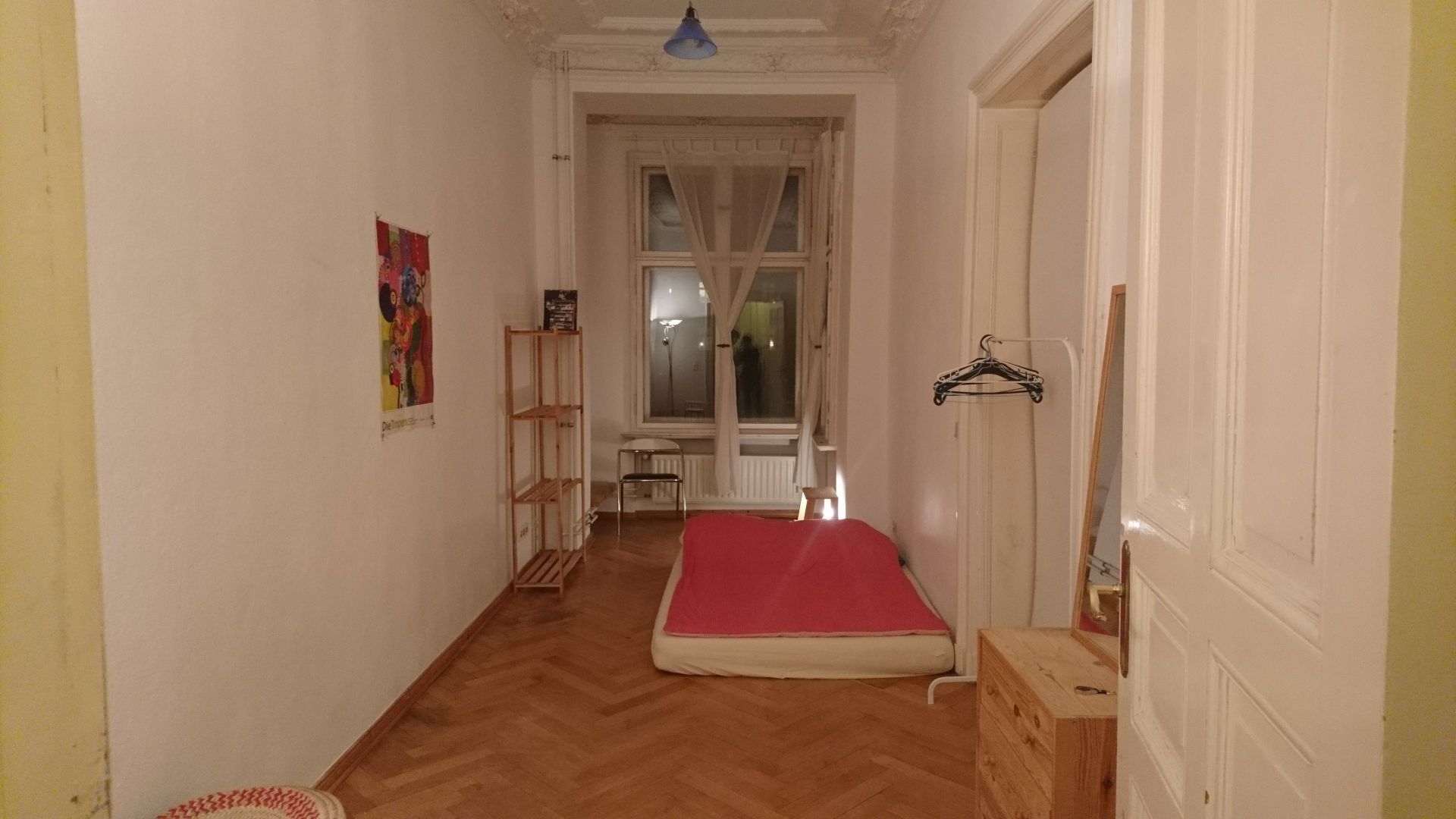 Beautiful room in spacious and central appartment in Schöneberg-Nord, Berlin