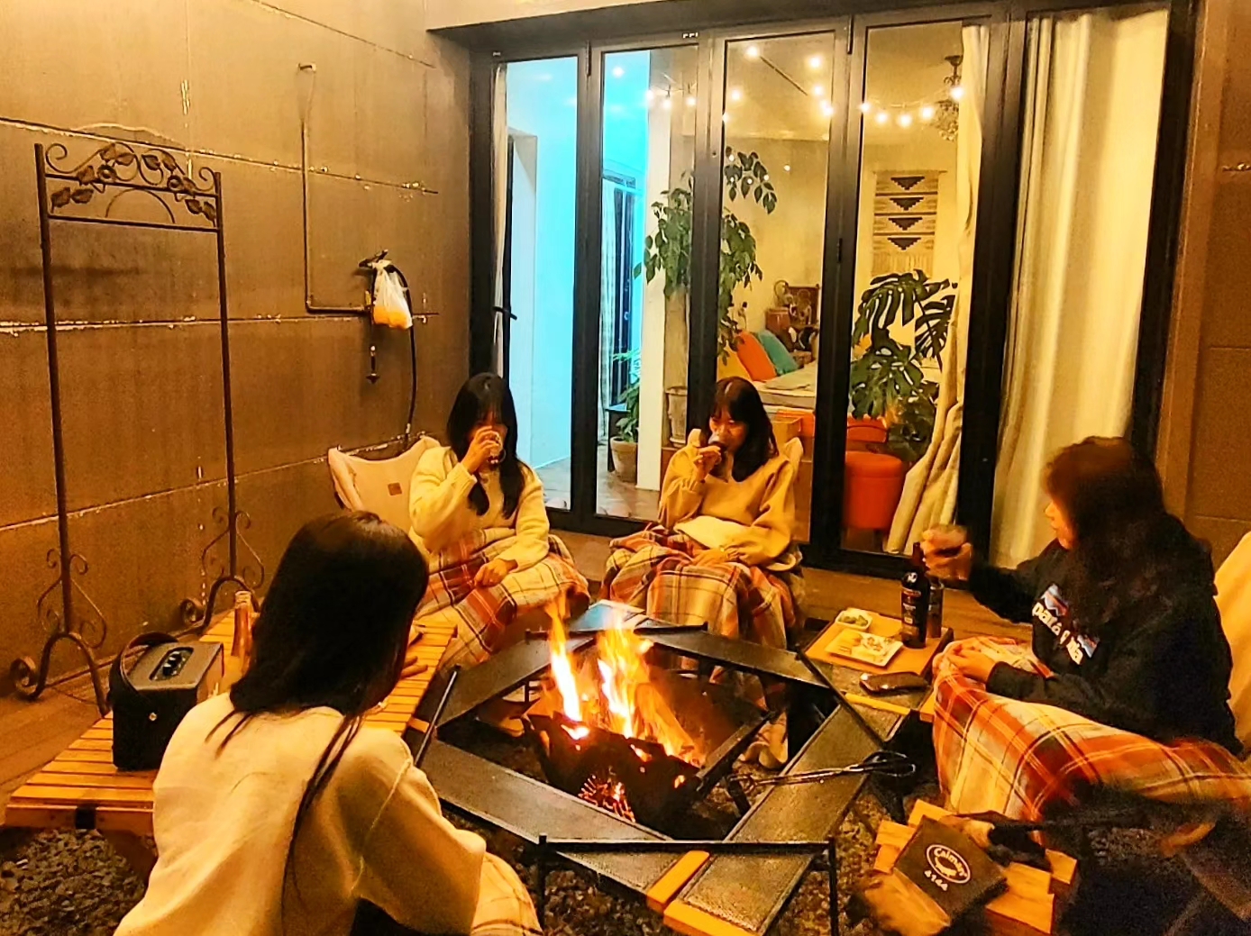 [Emotional accommodation with camping]: Bonfire BBQ + Camping Zone + Beam Movie Room + Antique Dining Room