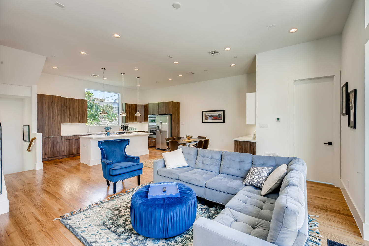 NEW Midtown Home Sleeps 10 Mins To DT/Med District