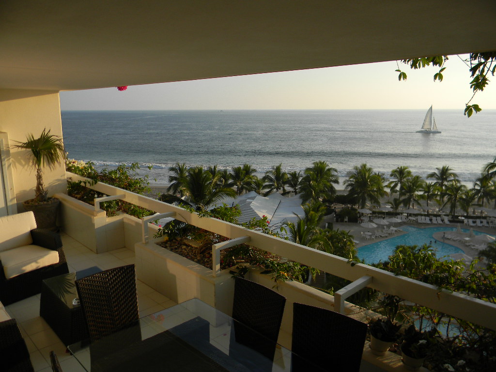 Luxury apartment with incredible ocean views