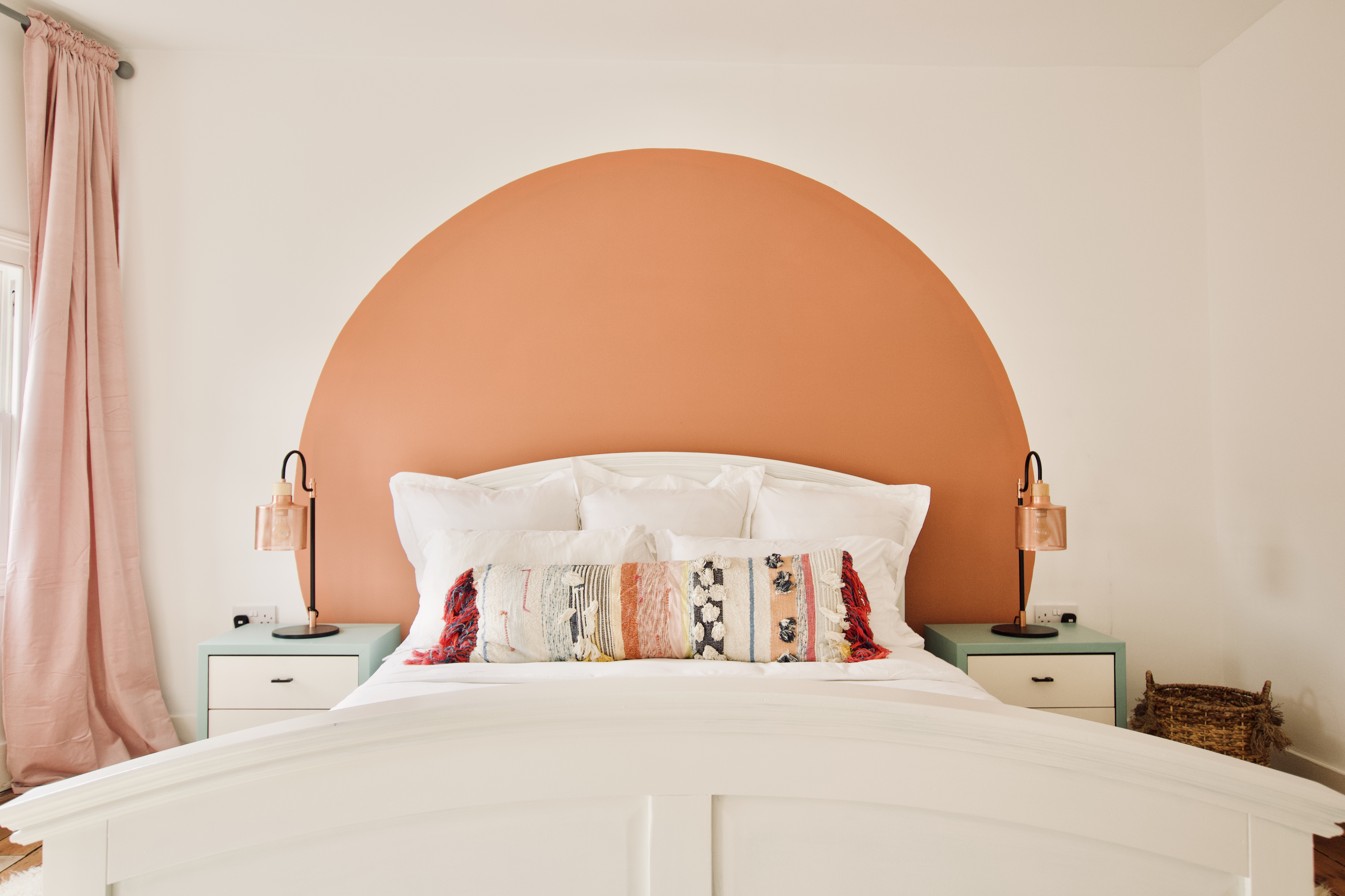 Spacious 2 Bed in Old Town - 4 min walk to beach.