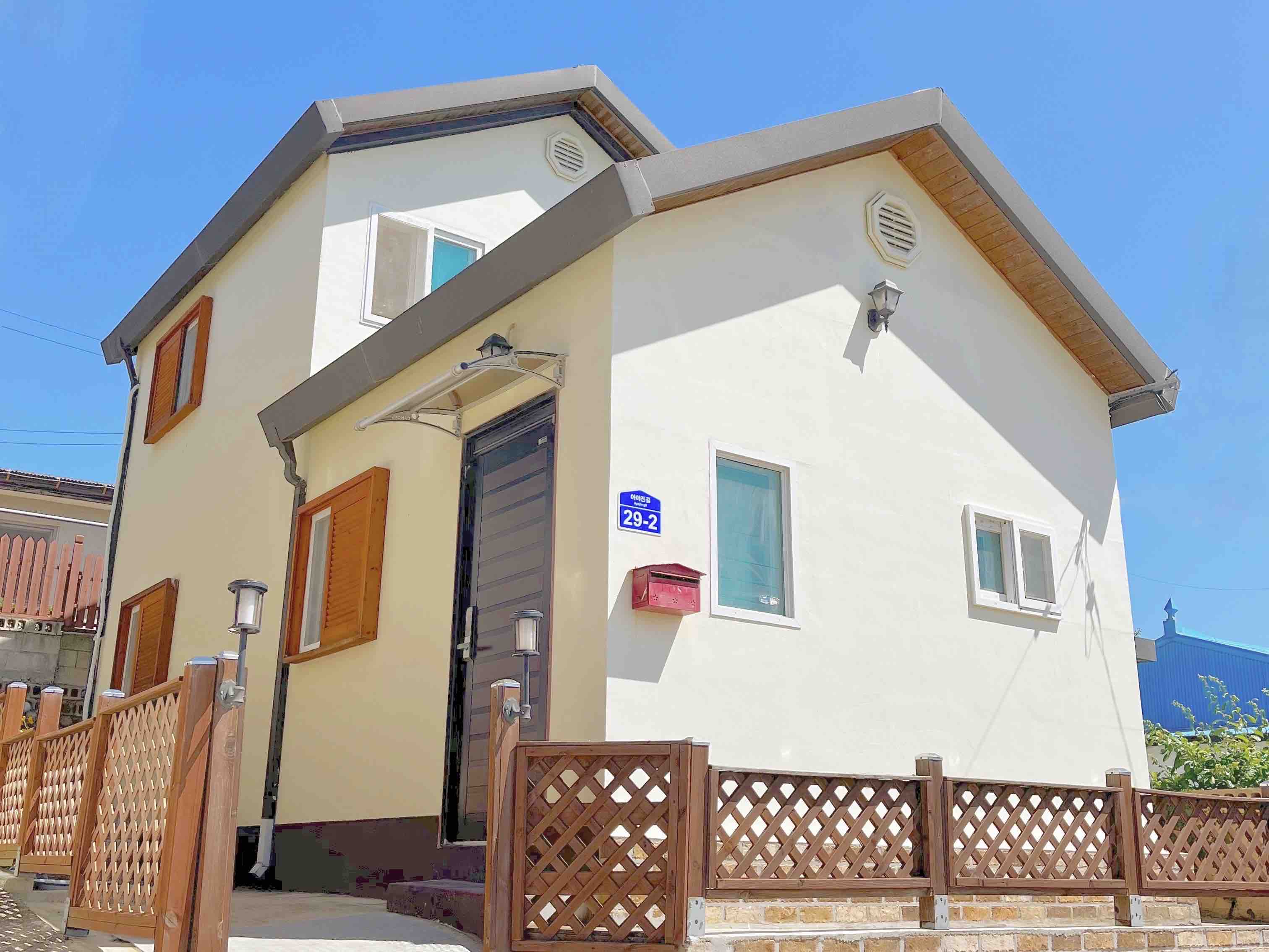 [Ayajin Small House] Ghibli Rural Peanut House 2F Private House