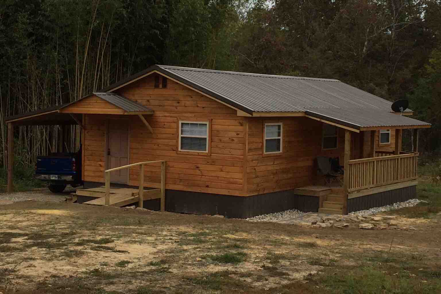 Daisy Creek Cabins and RV (Cabin 1) Cabins for Rent in Kirby