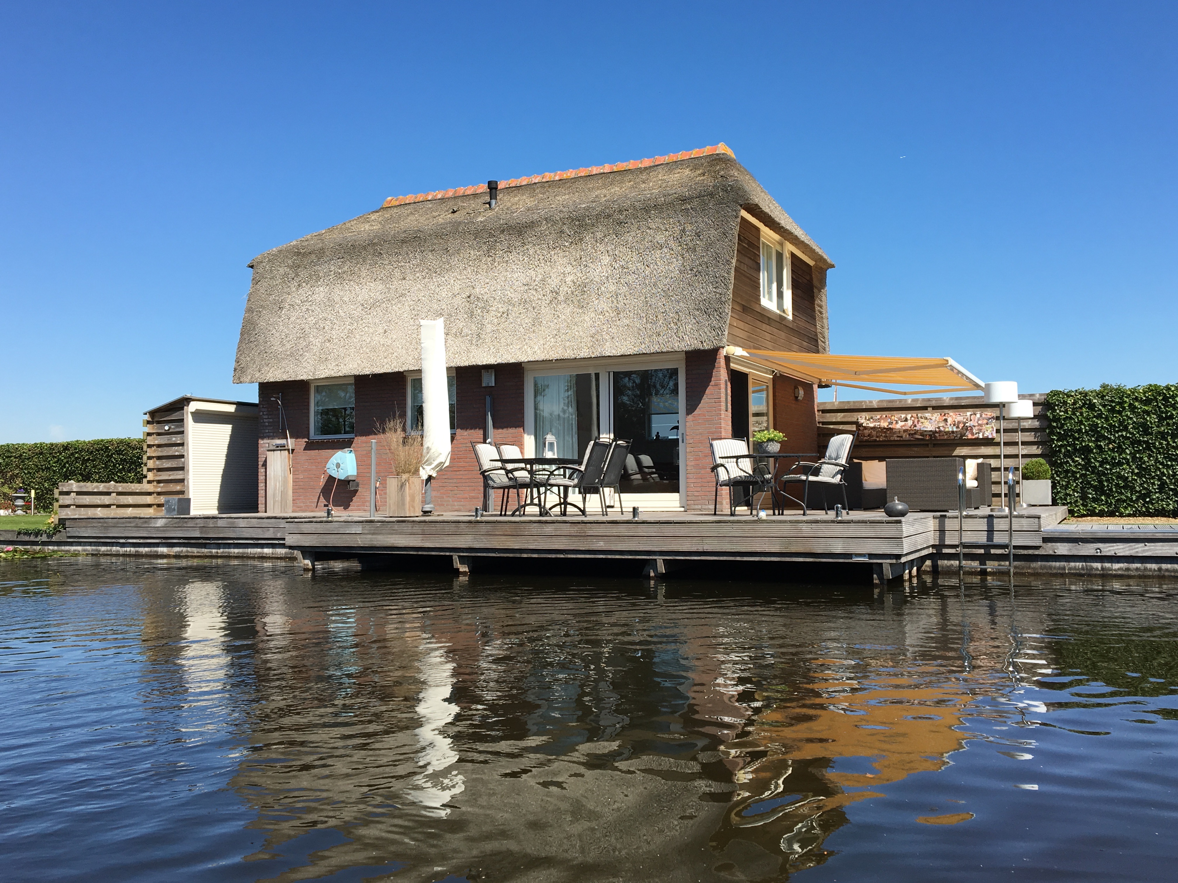 Breukelen Rustiek Huisje Aan Loosdrechtse Plassen Huizen Te Huur In Breukelen Utrecht Nederland