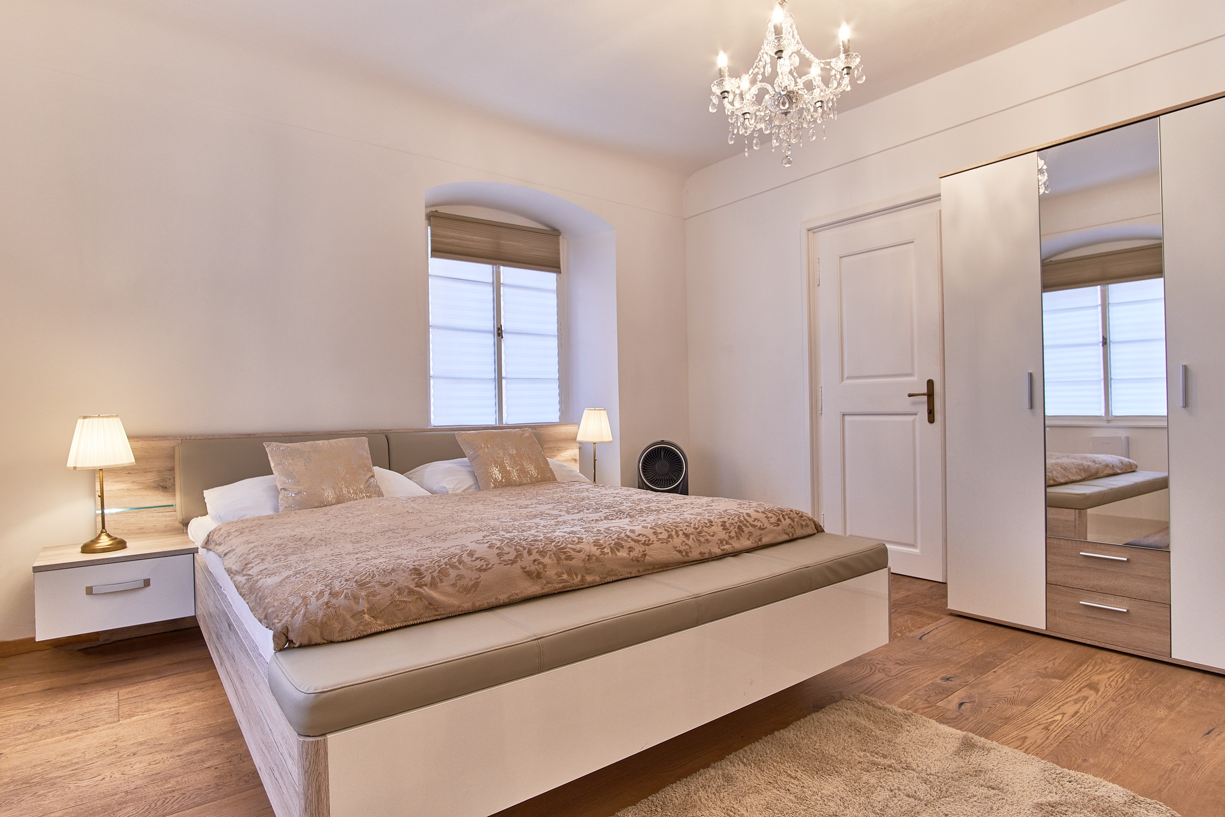 CHARLES BRIDGE ROYAL APARTMENT