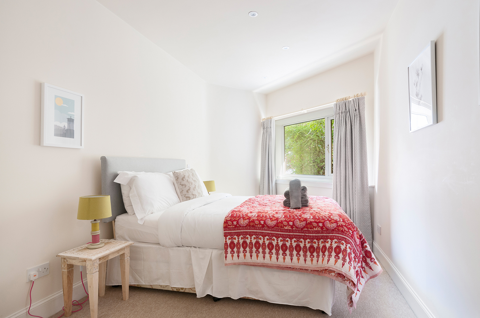 Charming 2 bed house & parking on pretty street Houses for Rent in