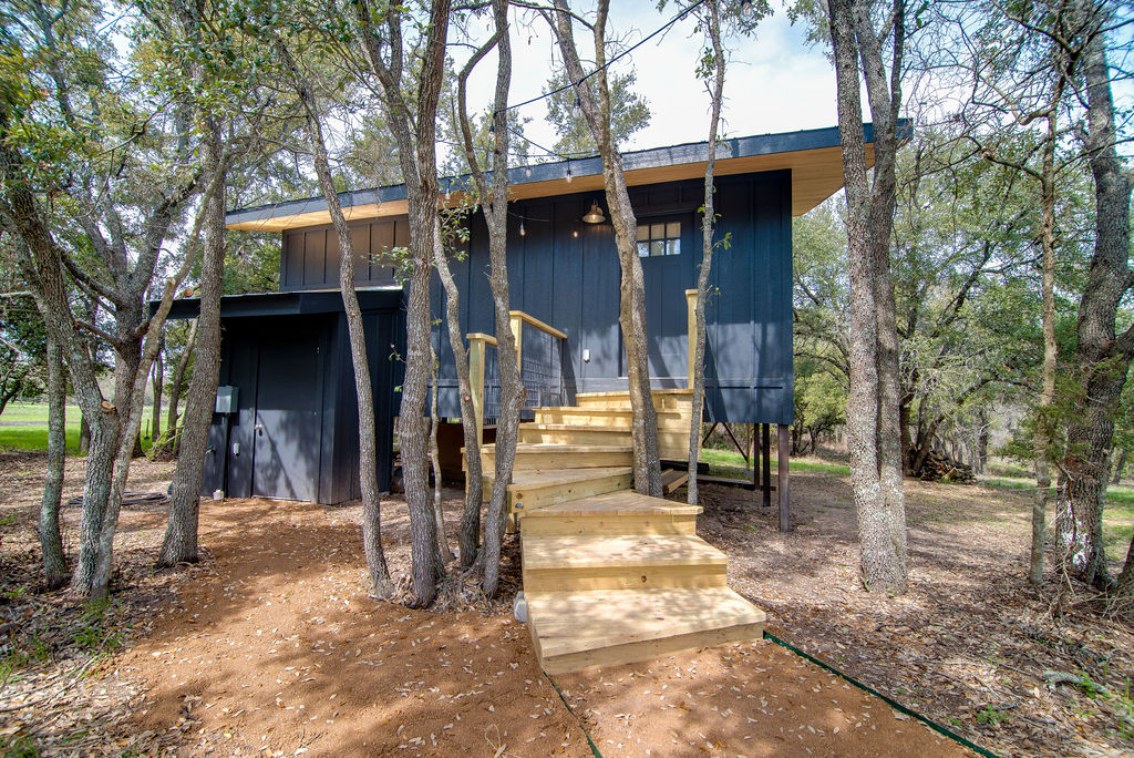 Sapling Treehouse at HoneyTree Farm Bungalows for Rent in