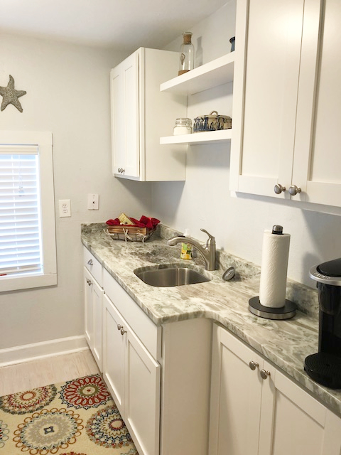 In the Heart of Downtown Dunedin One Bedroom Apt - Apartments for Rent