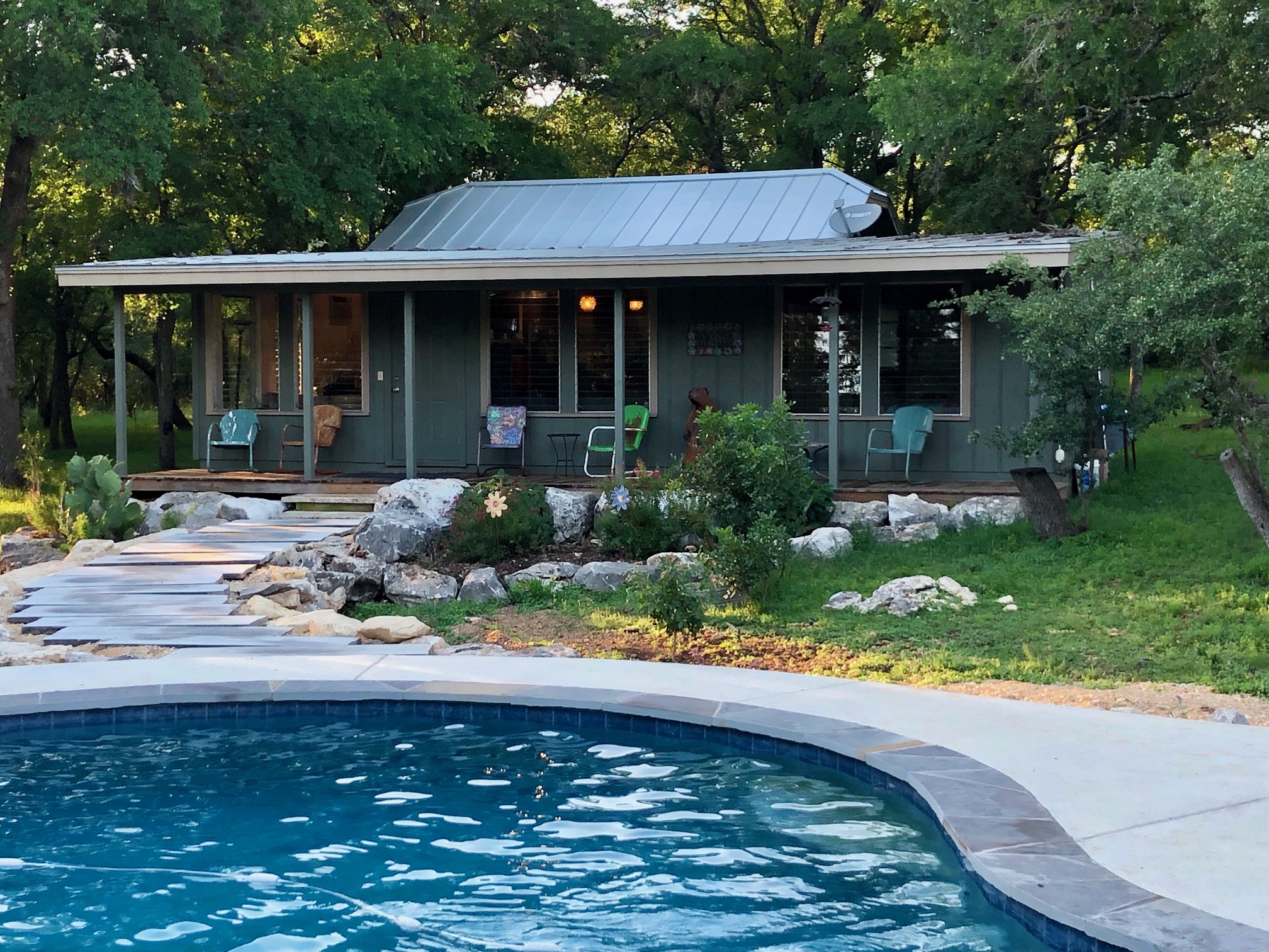 Secluded rural guest house centrally located. Cottages for Rent in