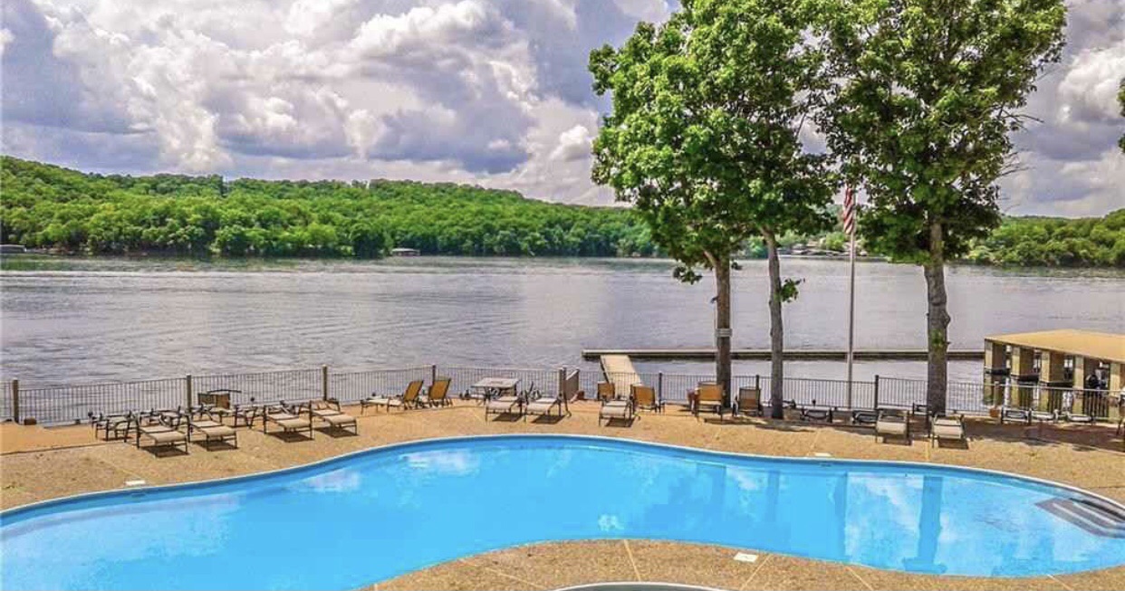 LakeFront Oasis Full Views Condominiums for Rent in Osage Beach