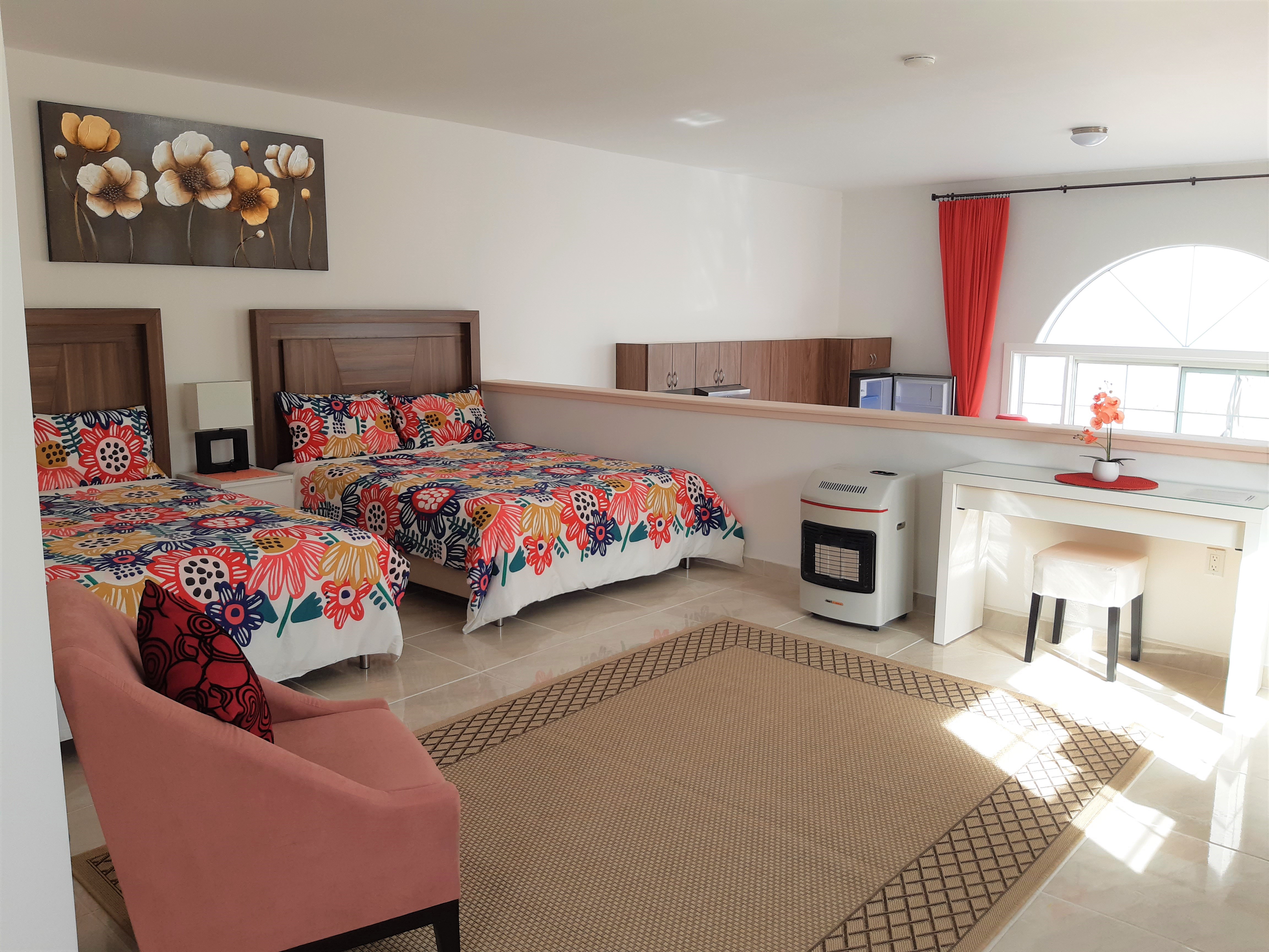 Beachfront Three, Rejuvenating Romantic Getaway!