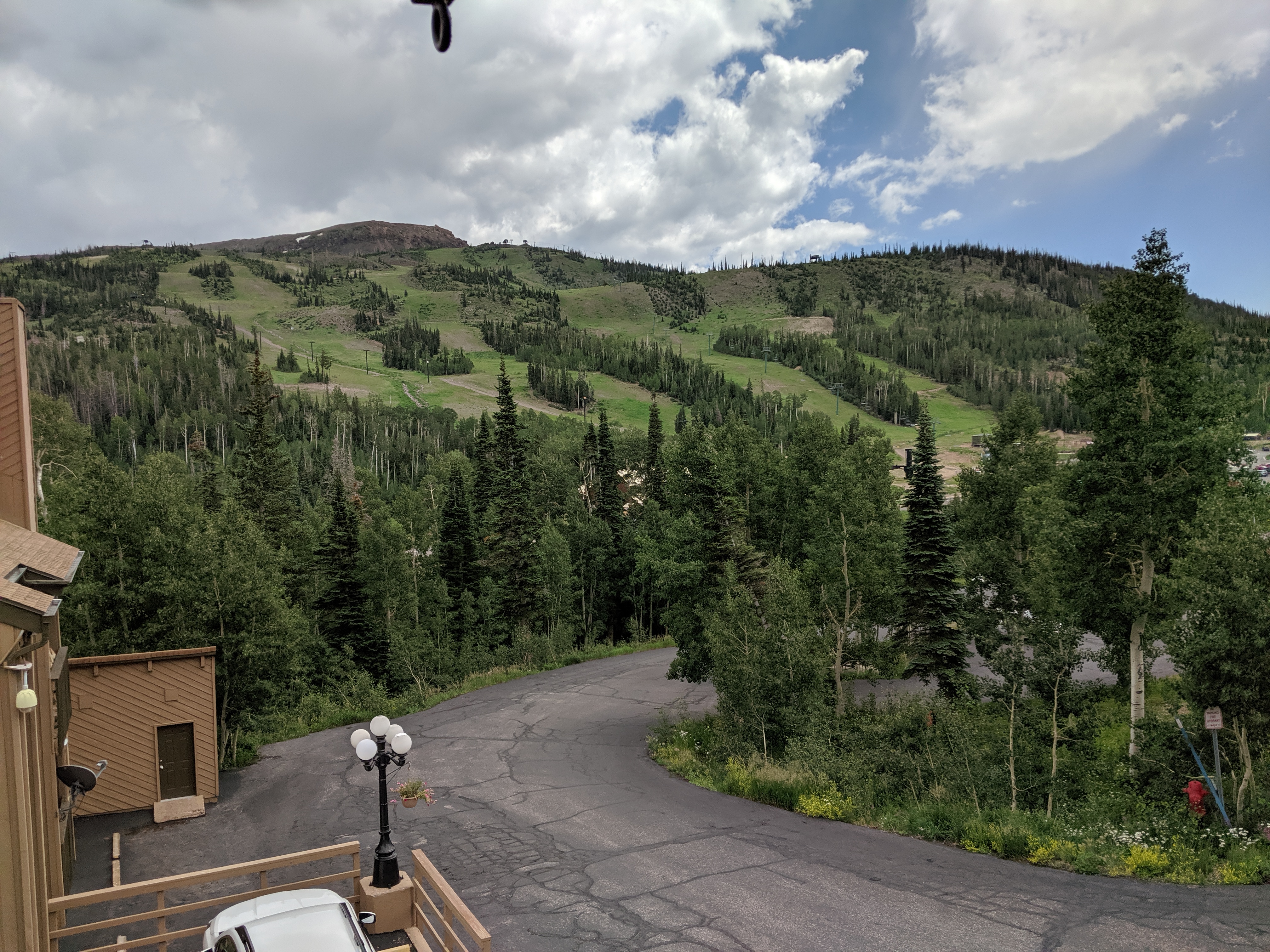 Cabin style condo in Brian Head Ski Resort.