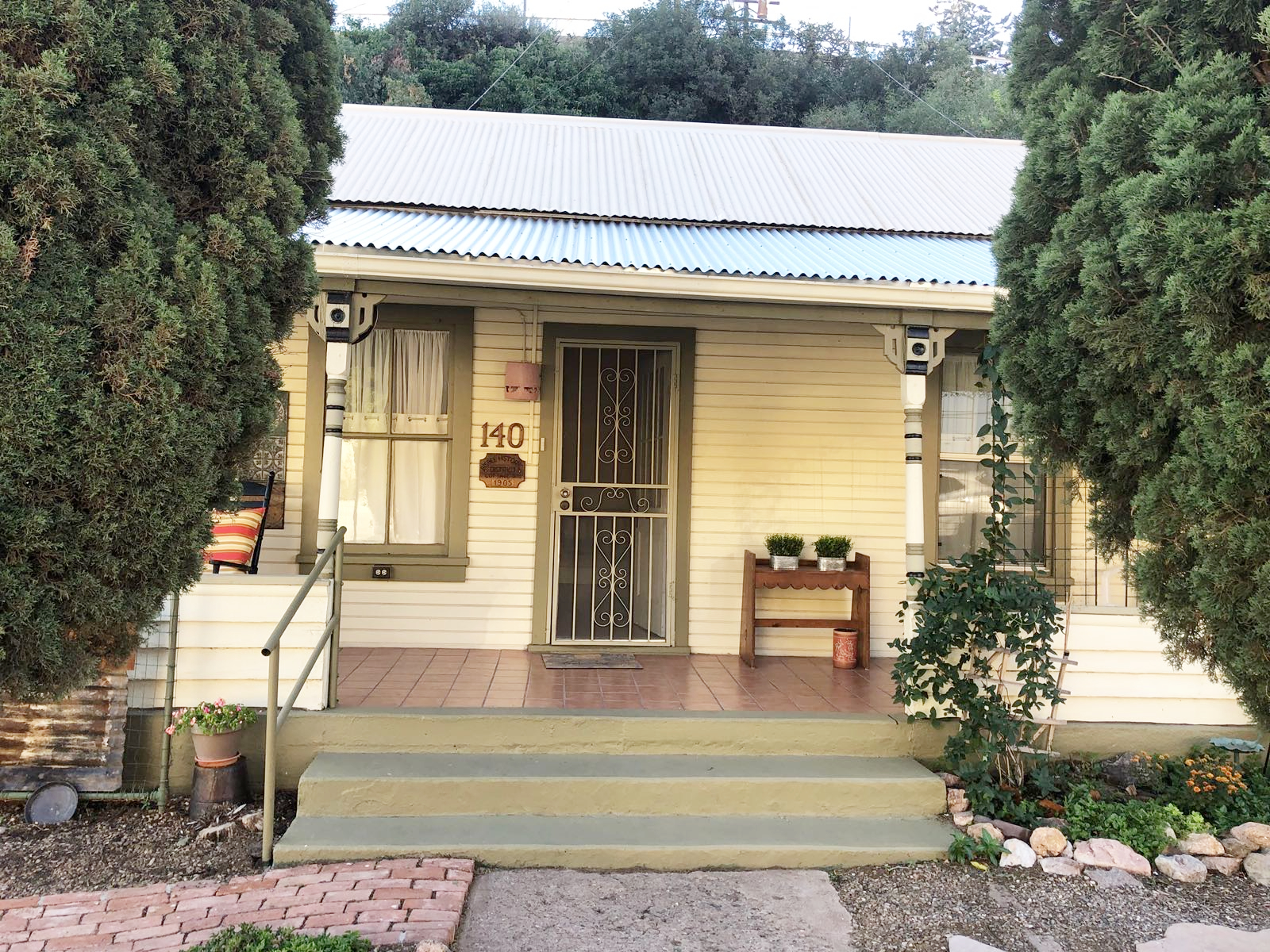 Old Bisbee Historic Charmer w Parking Yard AC/Heat