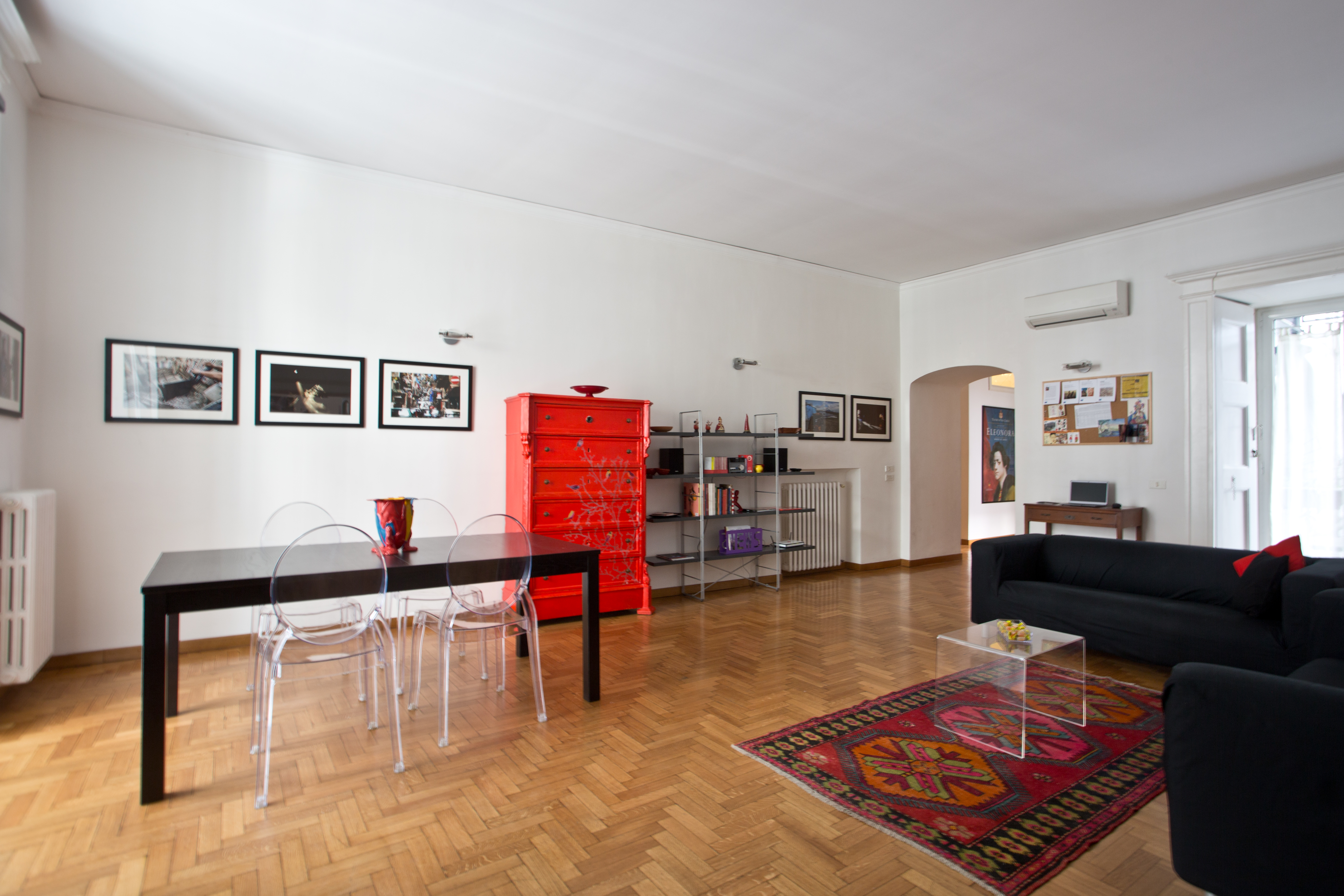 Bella Napoli Art Gallery in the heart of Naples in San Lorenzo, Naples