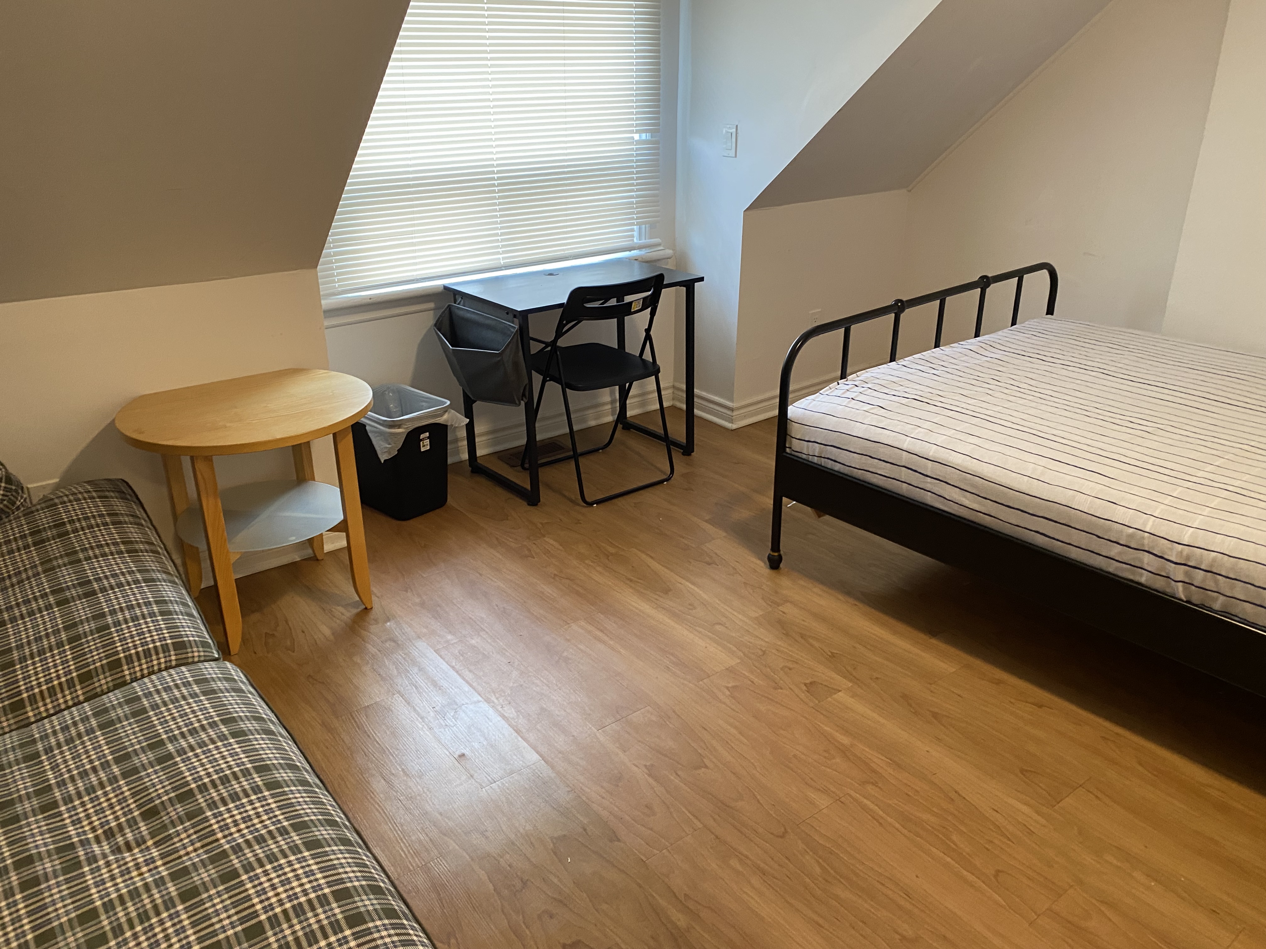 1 Quad Room with private bathroom-two rooms