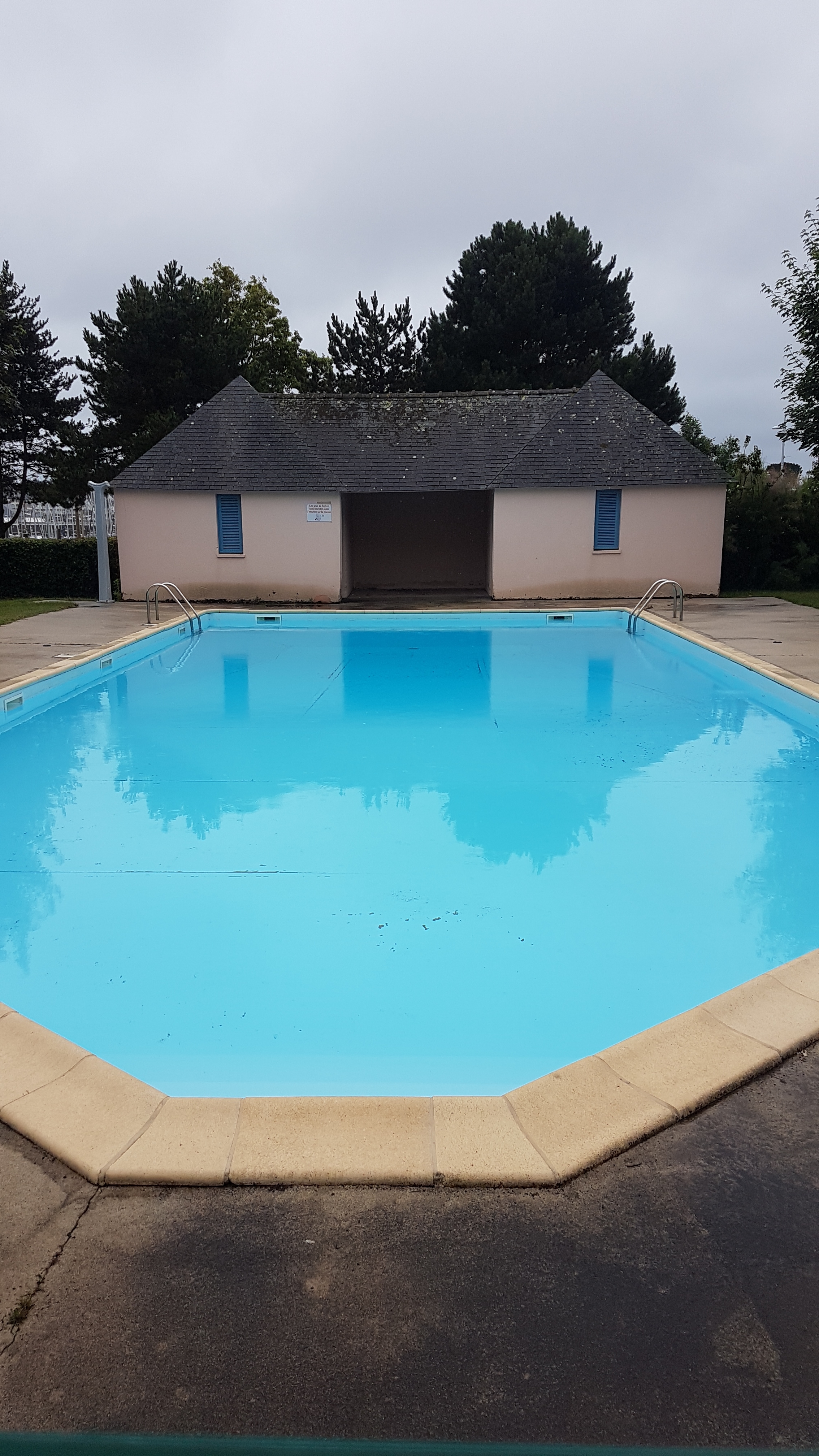 Nice T3 Duplex a short walk to the port and the beach.