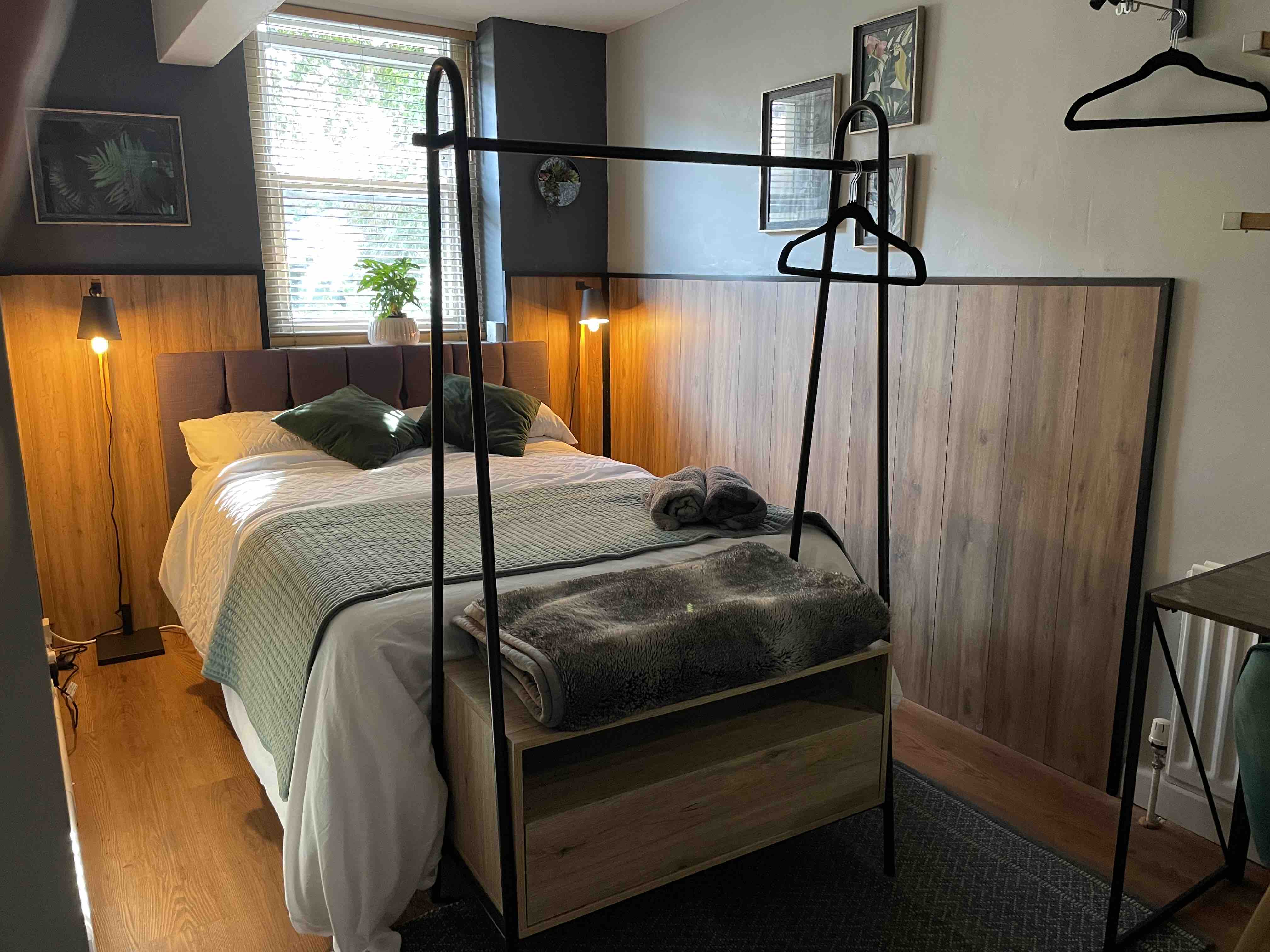 Modern room in great location - on street parking in Cotham, Bristol