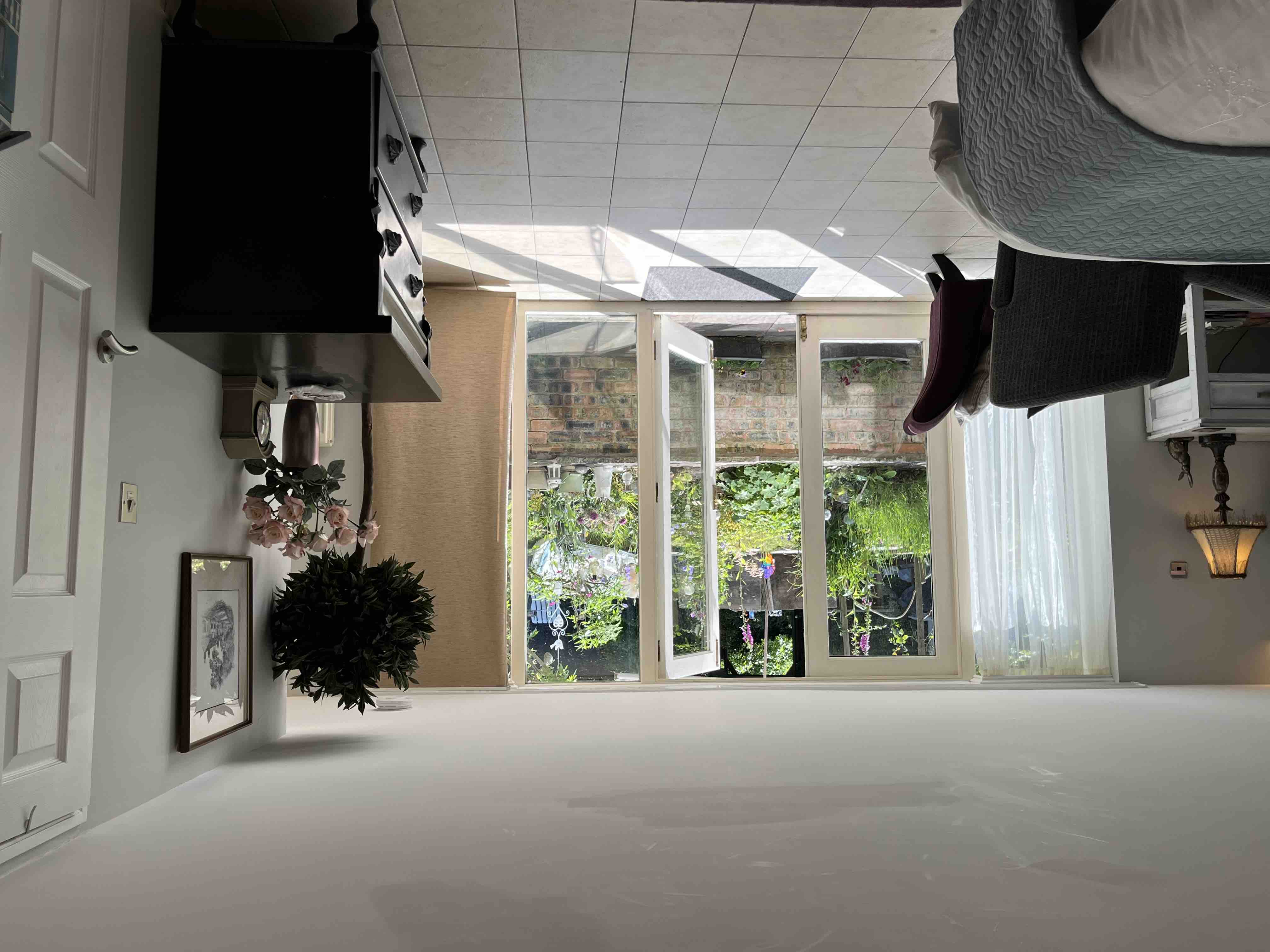 Spacious Garden Studio - Free Wi-Fi & Parking in Trafford District, Greater Manchester