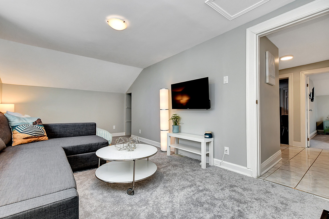 Bright, Spacious & Spotless 1 Bedroom in Westboro Apartments for Rent