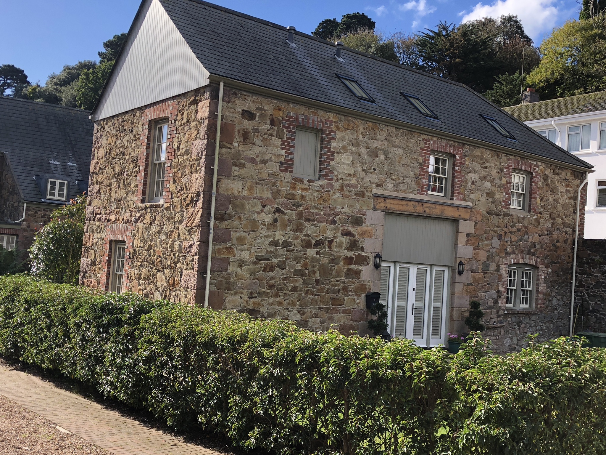 Granite Coach House in idyllic valley location
