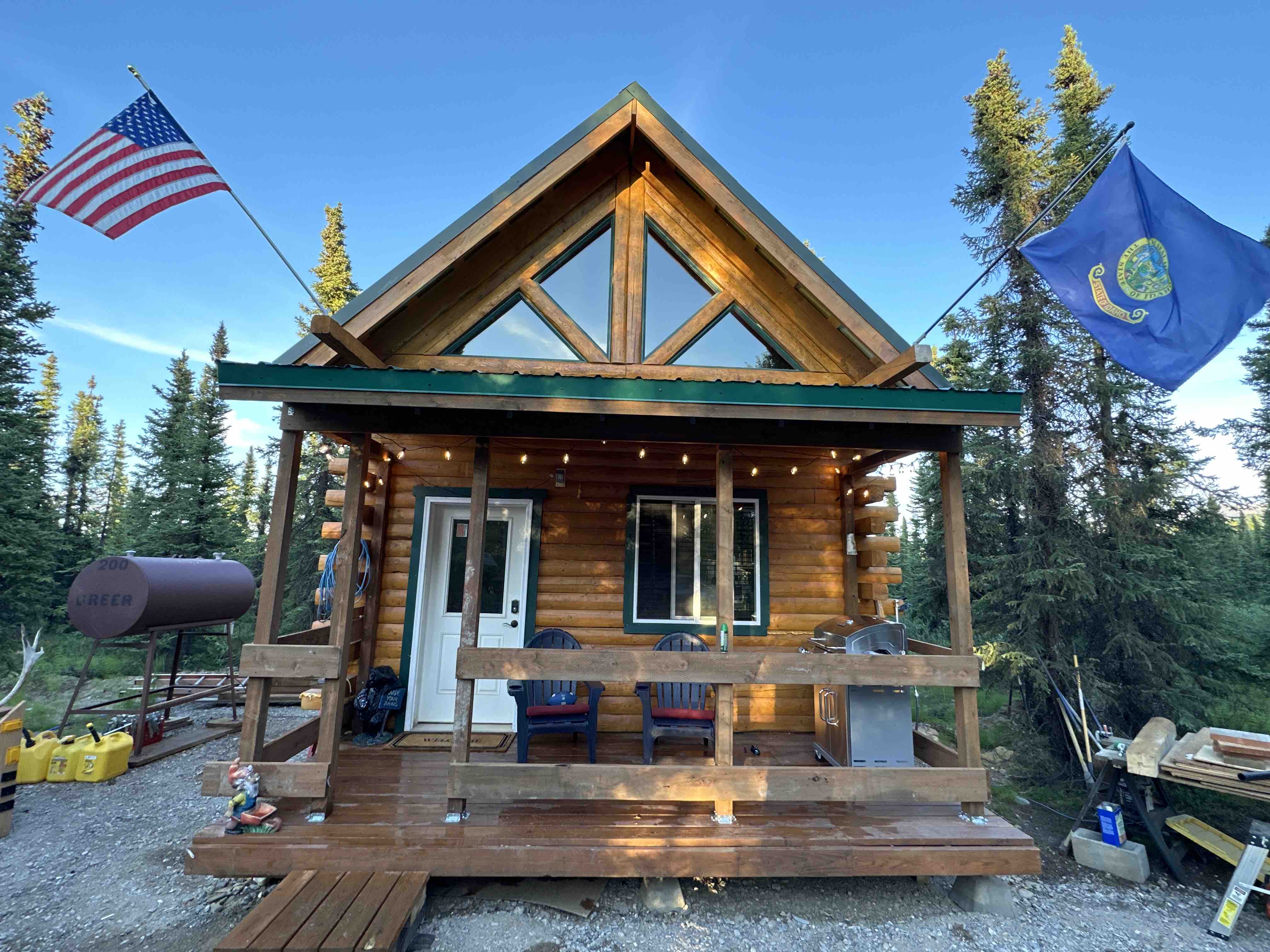 Caribou Log Cabin (Stampede Rd) Sleeps up to 6
