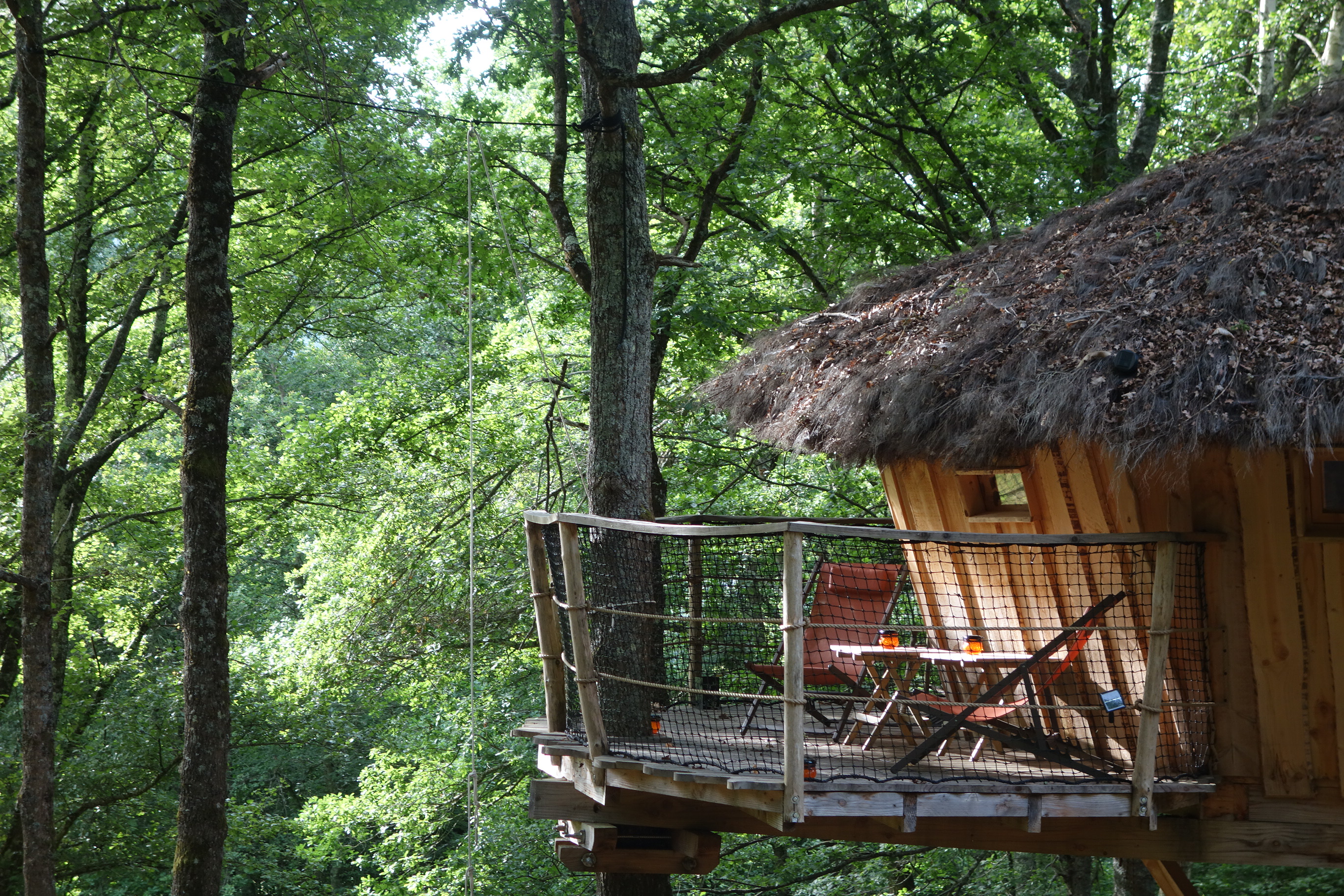 Cabane De Peyre Hitte Perchee A 3m De 2 A 7 Pers Cabanes Dans Les Arbres A Louer A Cazarilh Languedoc Roussillon Midi Pyrenees France