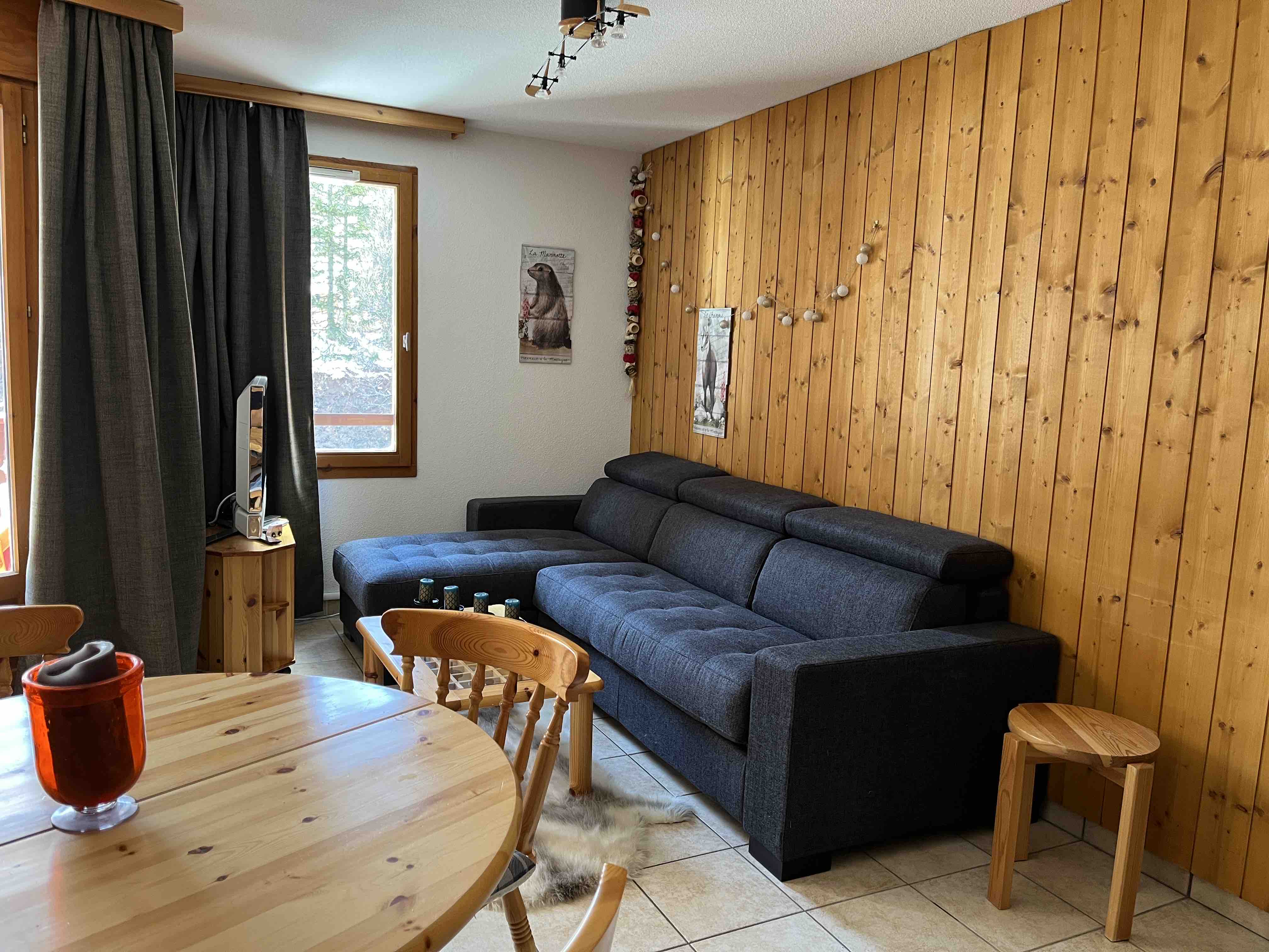VARS LES CLAUX, facing the slopes, grd T3, 6/8 pers.
