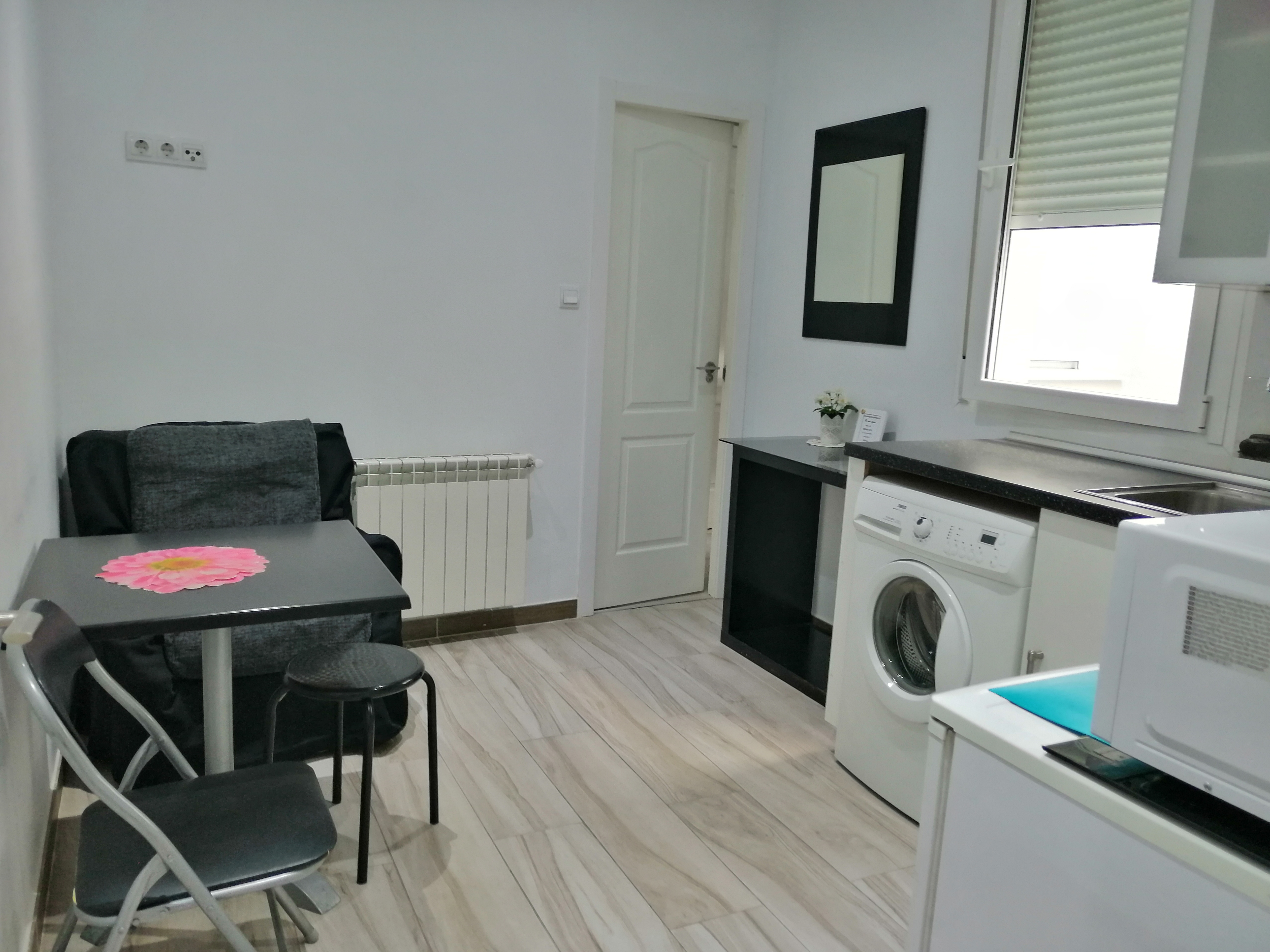 MADRID 4U-CHUECA. Quiet.Weekend Plan. Best Price.
