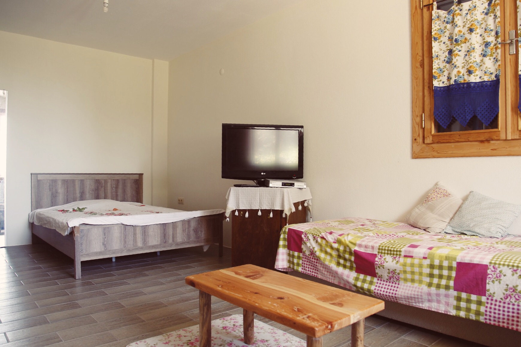 Adrasan dağ orman manzaralı samimi huzurlu bir ev Kumluca şehrinde