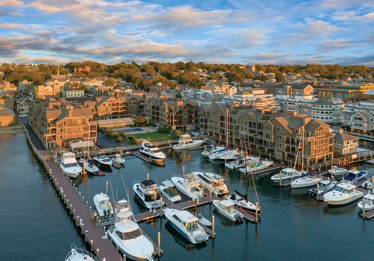 Newport Oceanfront Resorts Condominiums for Rent in Newport, Rhode