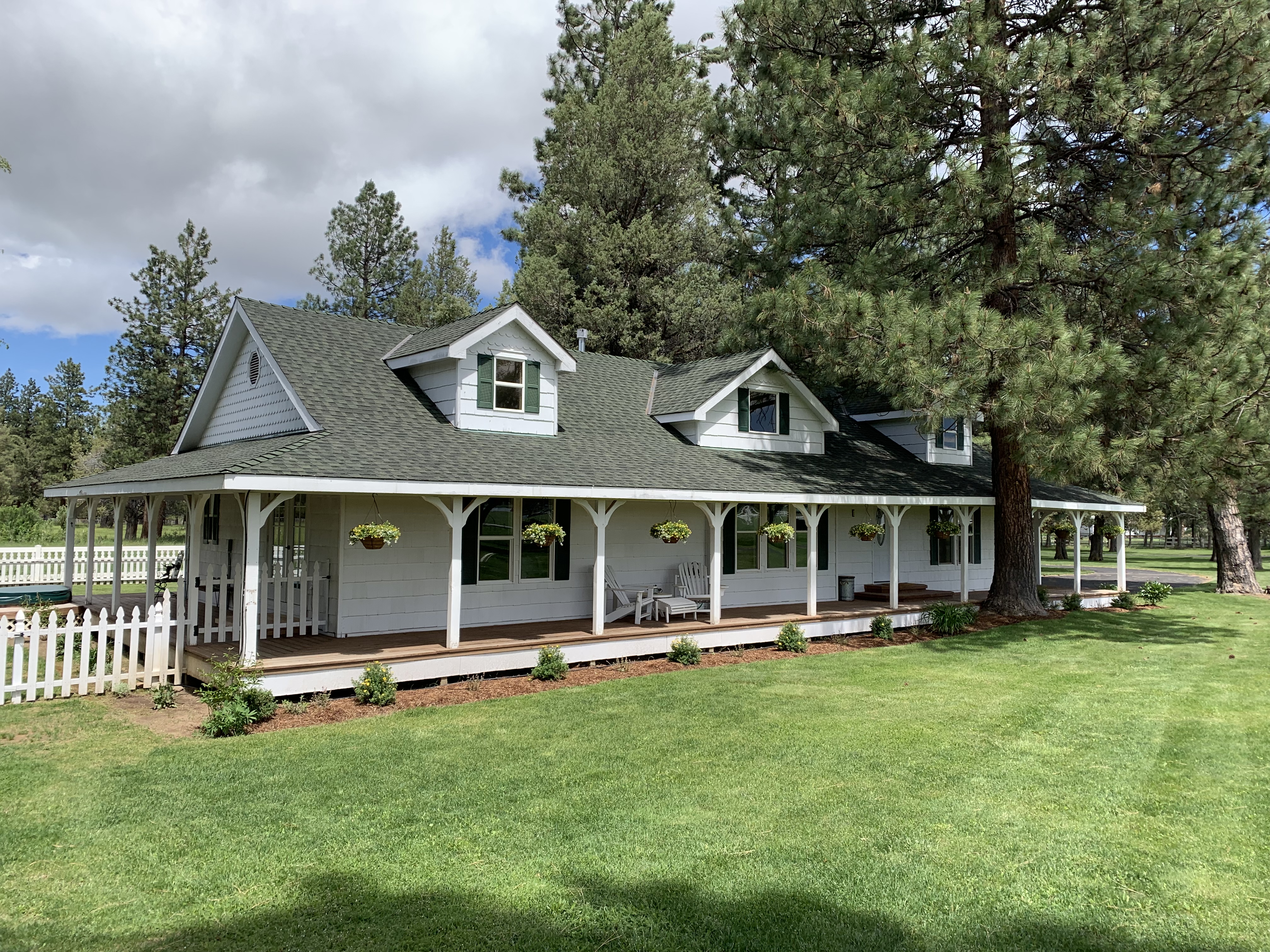 Sisters Farmhouse, 31 day rental,animal sanctuary