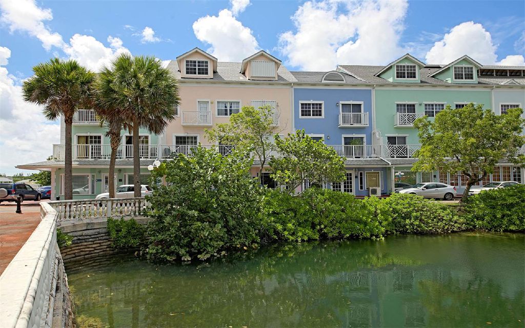 3 bedroom condo in Sandyport, family Condominiums for Rent in Nassau, New Providence
