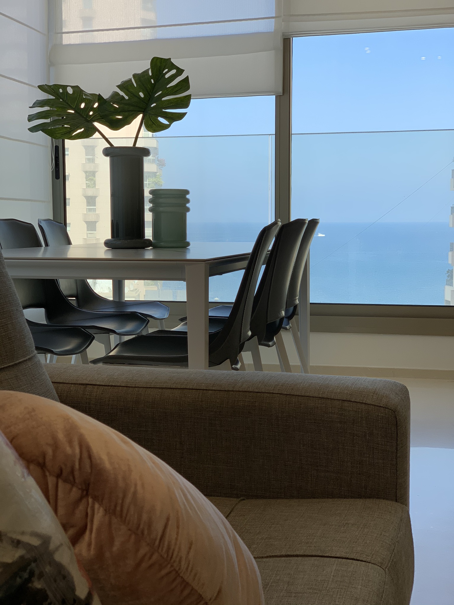 Sea & Corniche view Apt with a modern touch