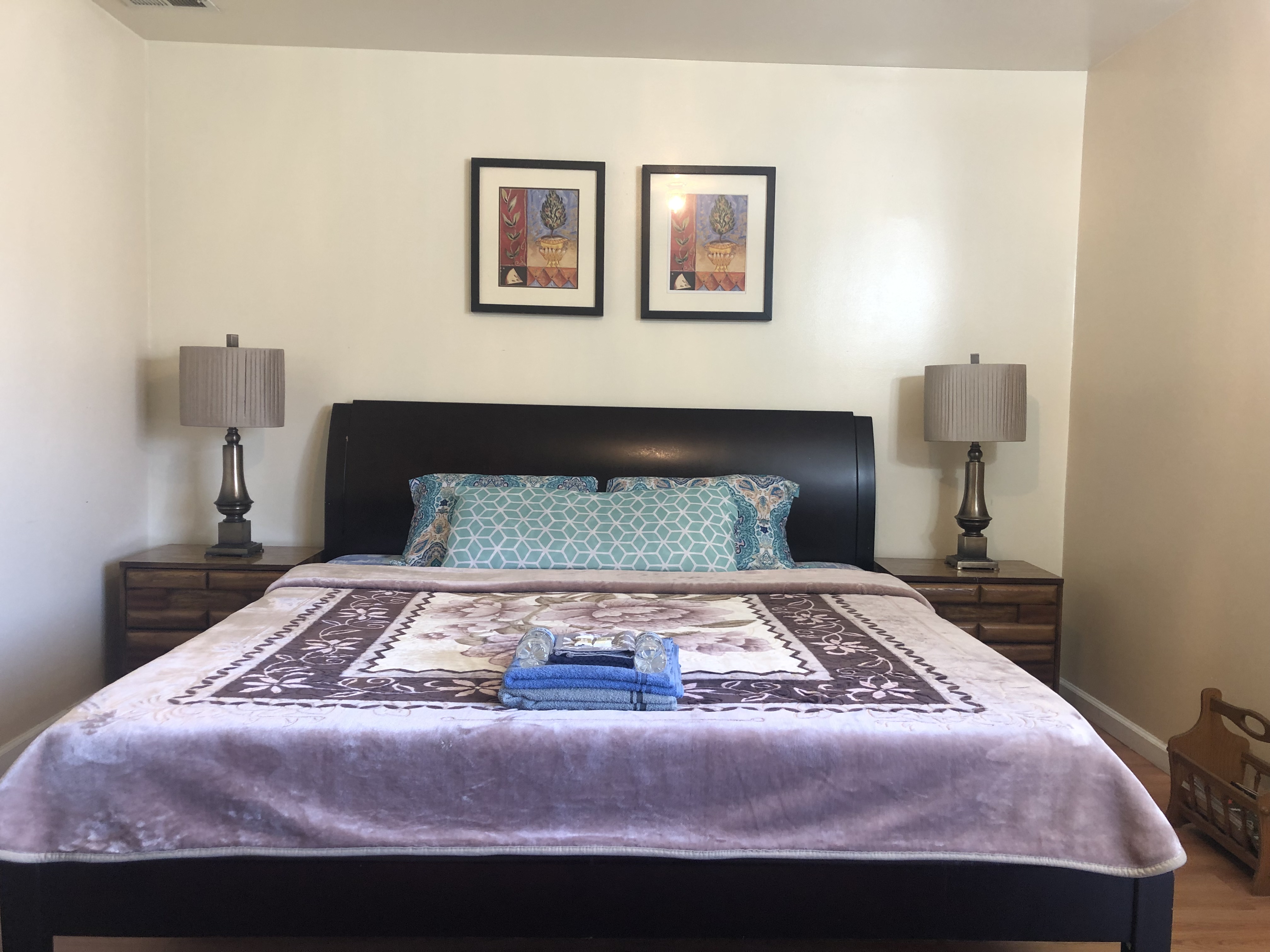 VERY SPACIOUS! ROOM D 10MIN TO PRUDENTIAL/EWR/RUTG in Central, Newark