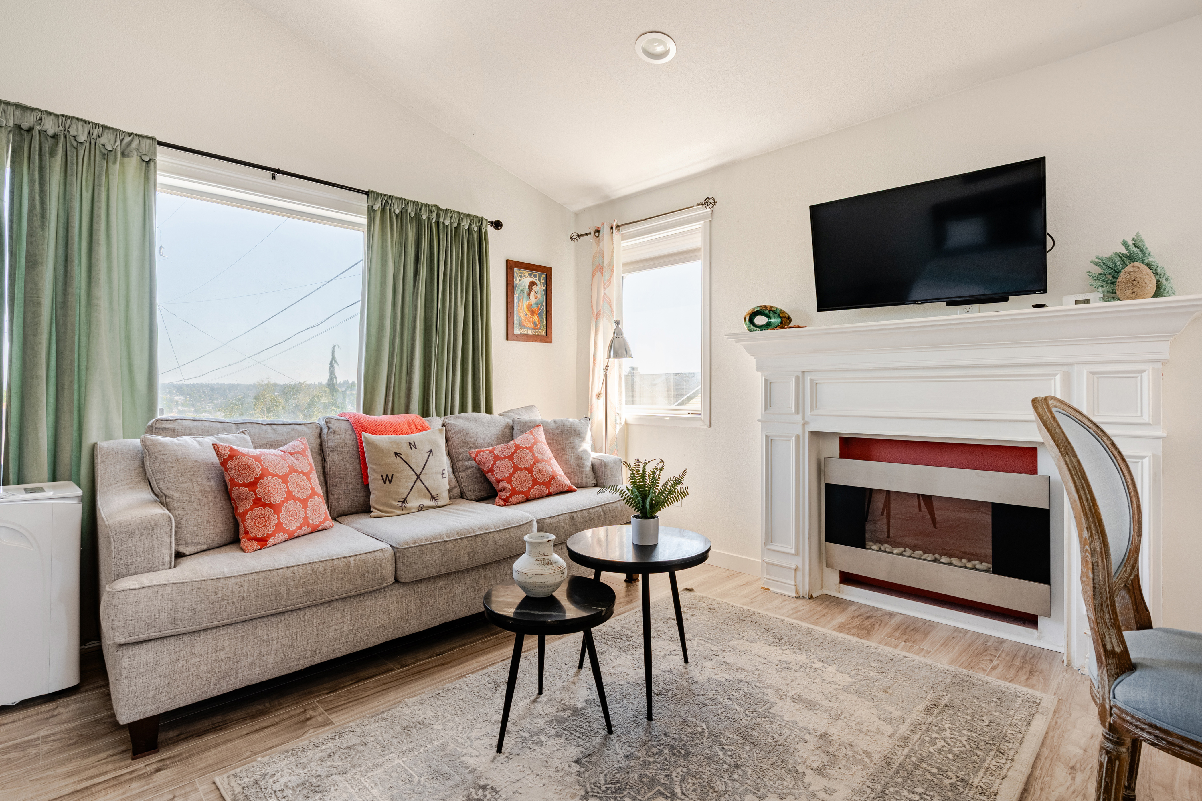 Private Queen Anne Guesthouse