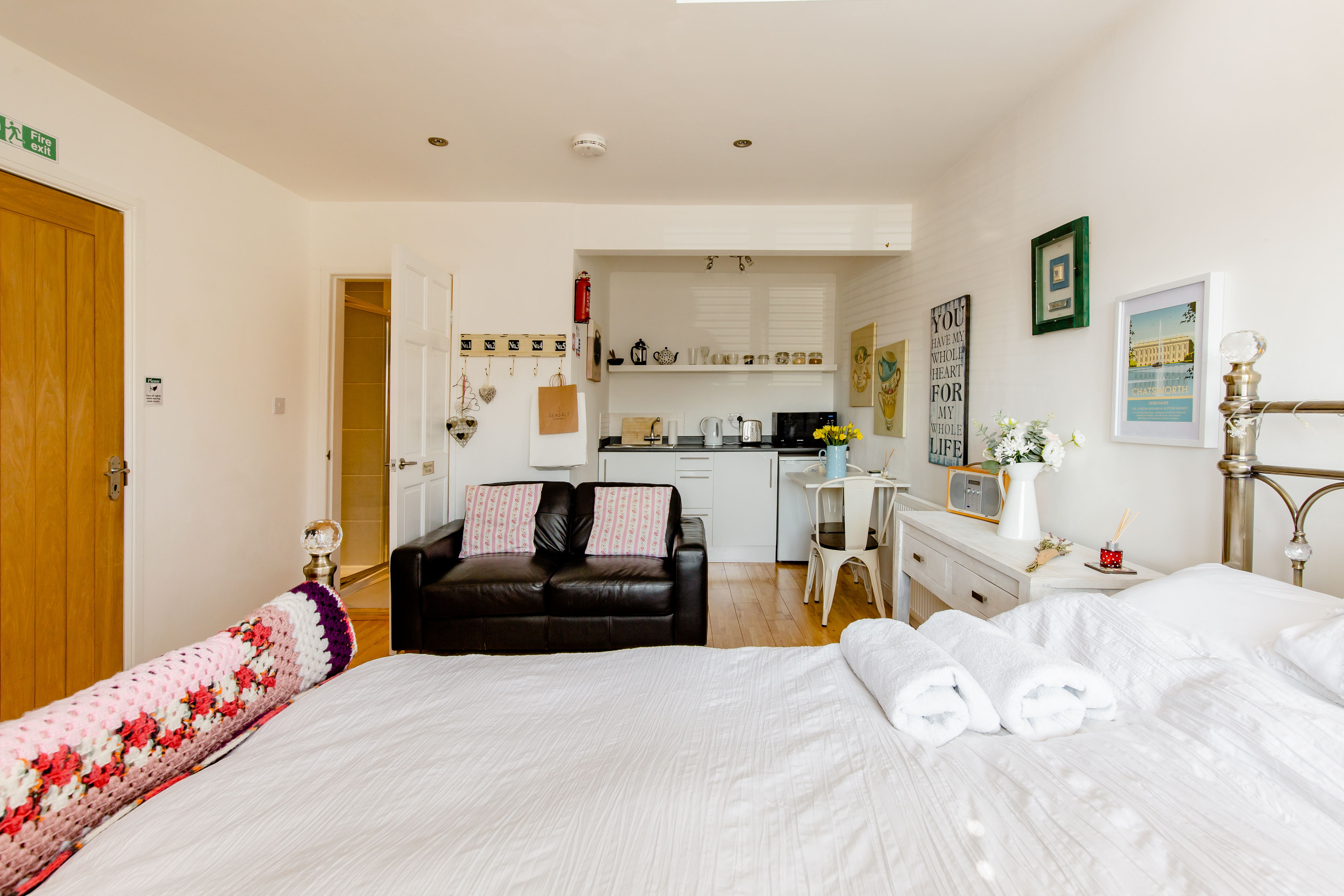 Self contained spacious apartment with Parking. in Stockport District, Greater Manchester
