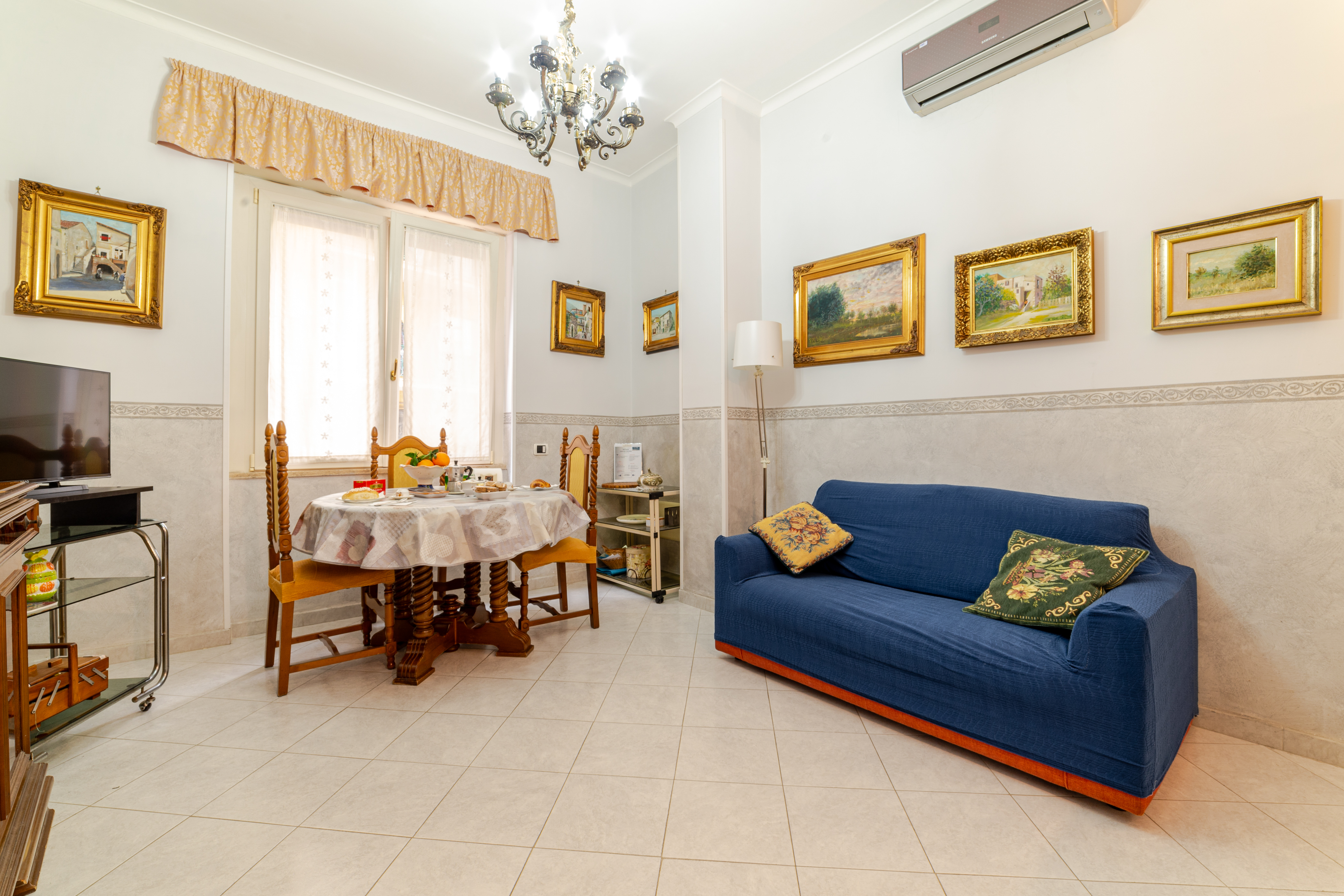 "CasaMia" confortable flat near downtown and Metro in Arenella, Naples