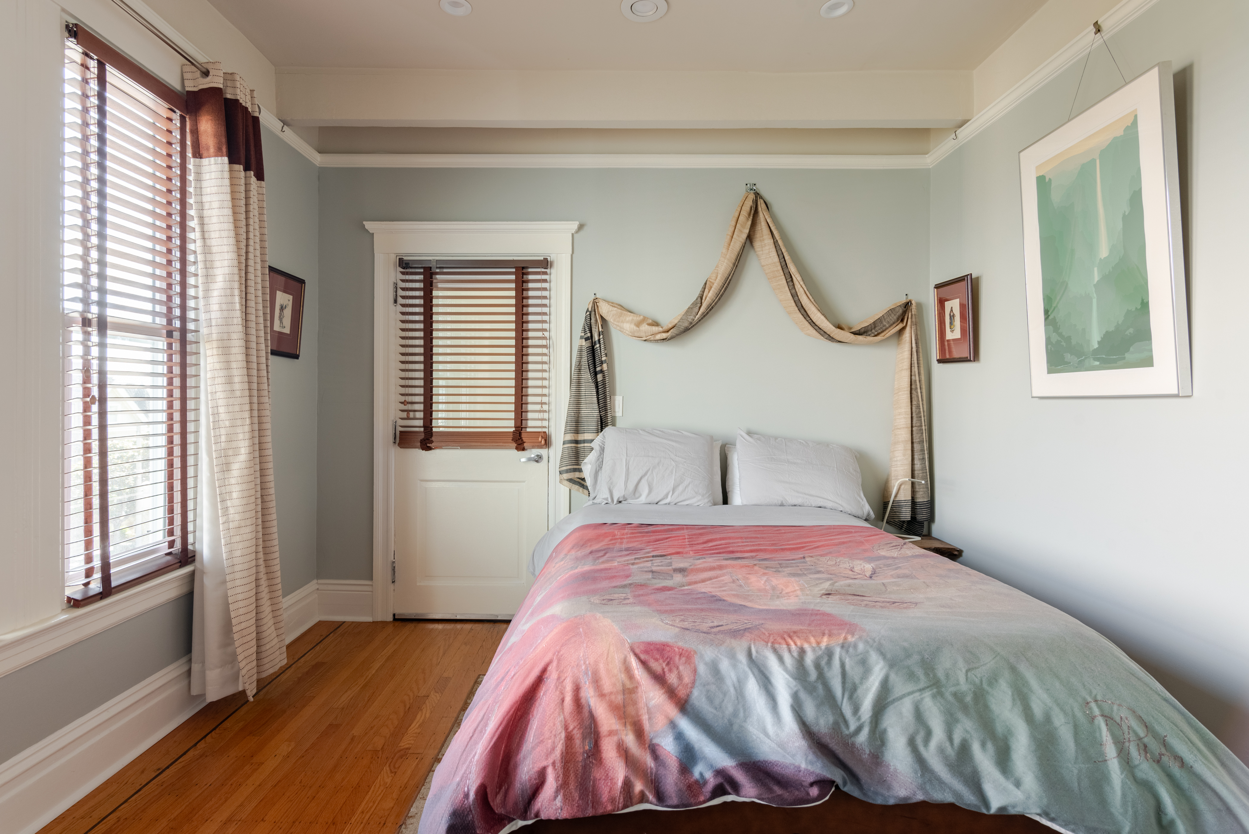 Castro private room & bath VIEW (no cleaning fee)