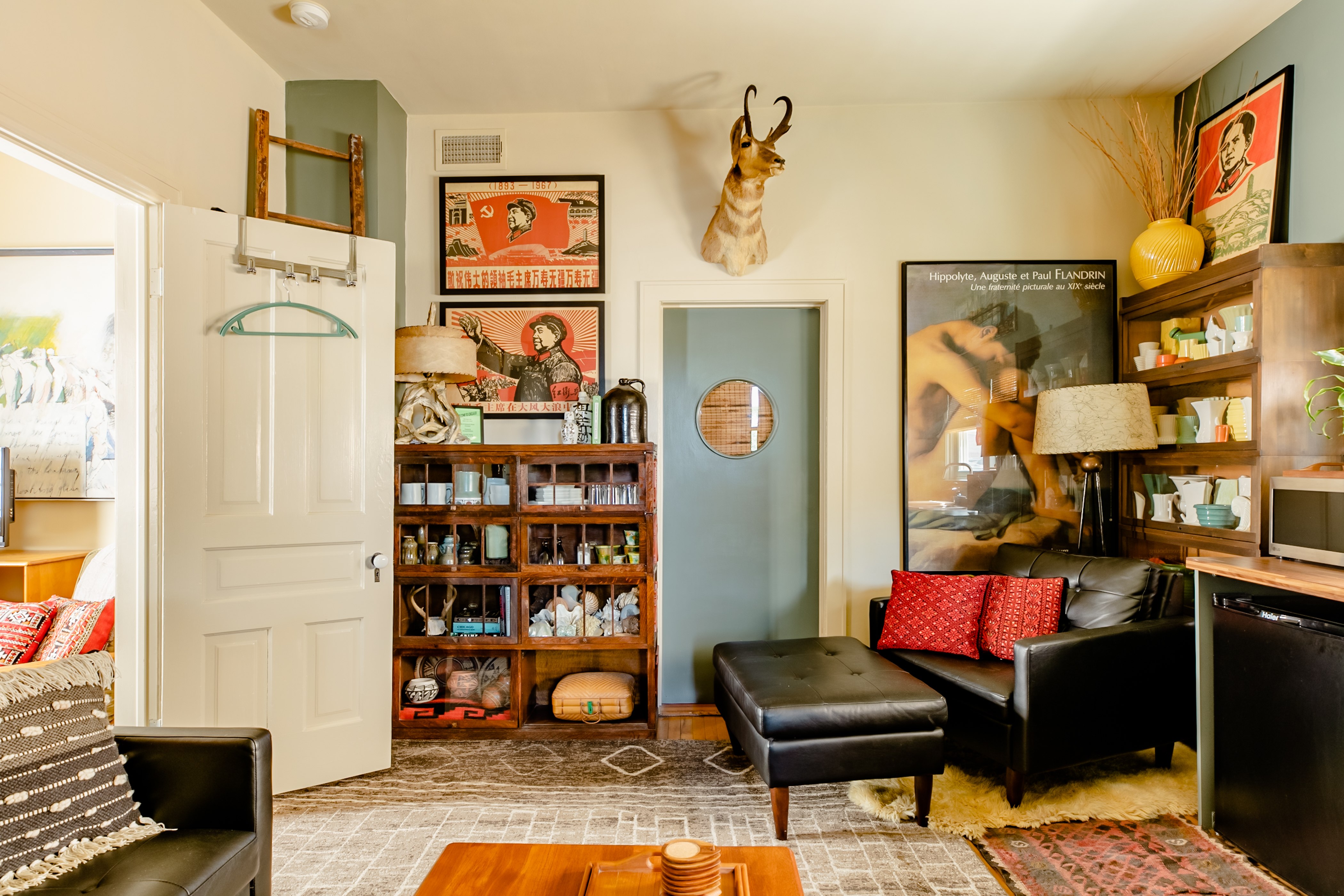 Logan Square Vintage Deluxe Private Suite & Bath in Logan Square, Chicago