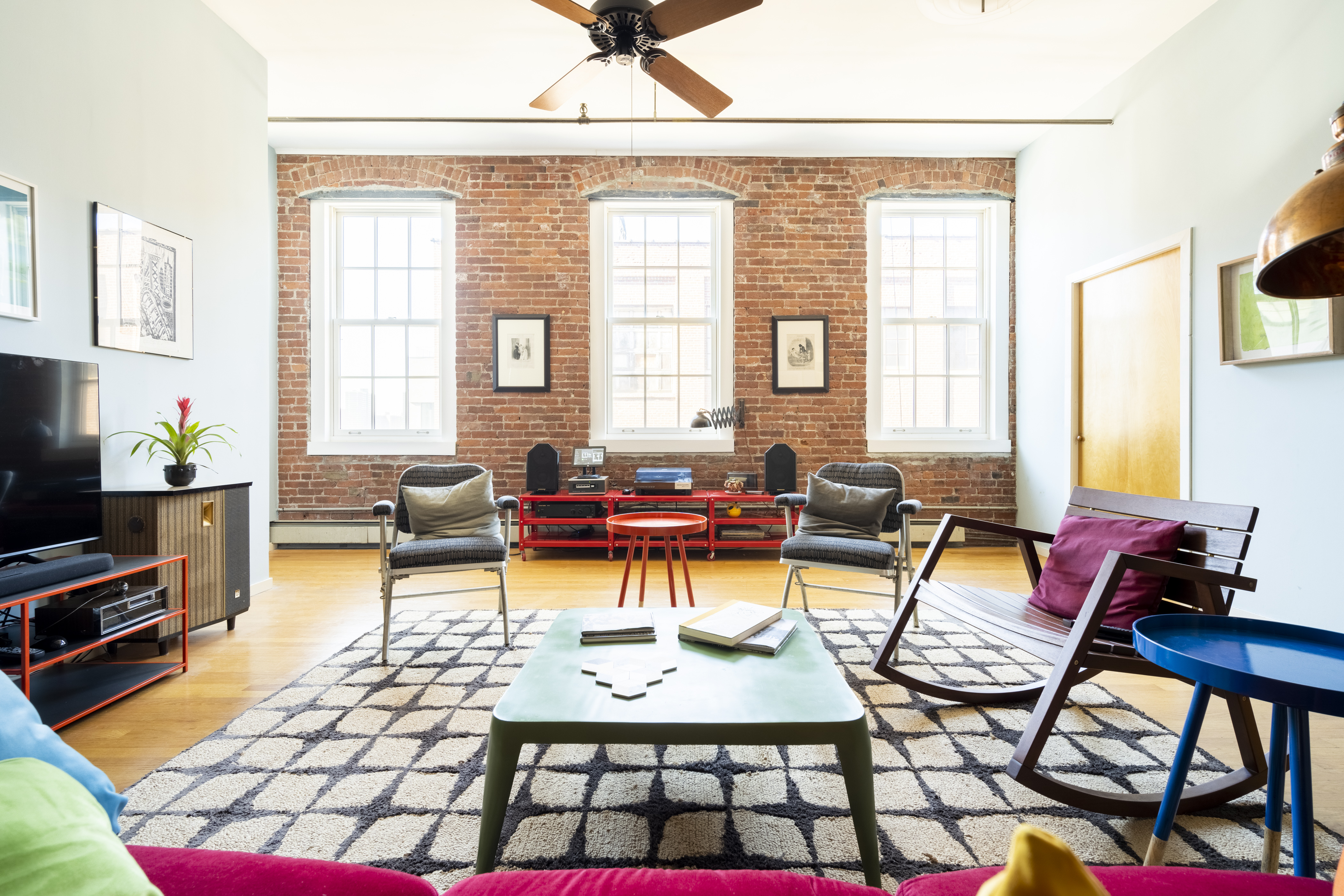 Big Sunny Private Room in Huge DUMBO Loft