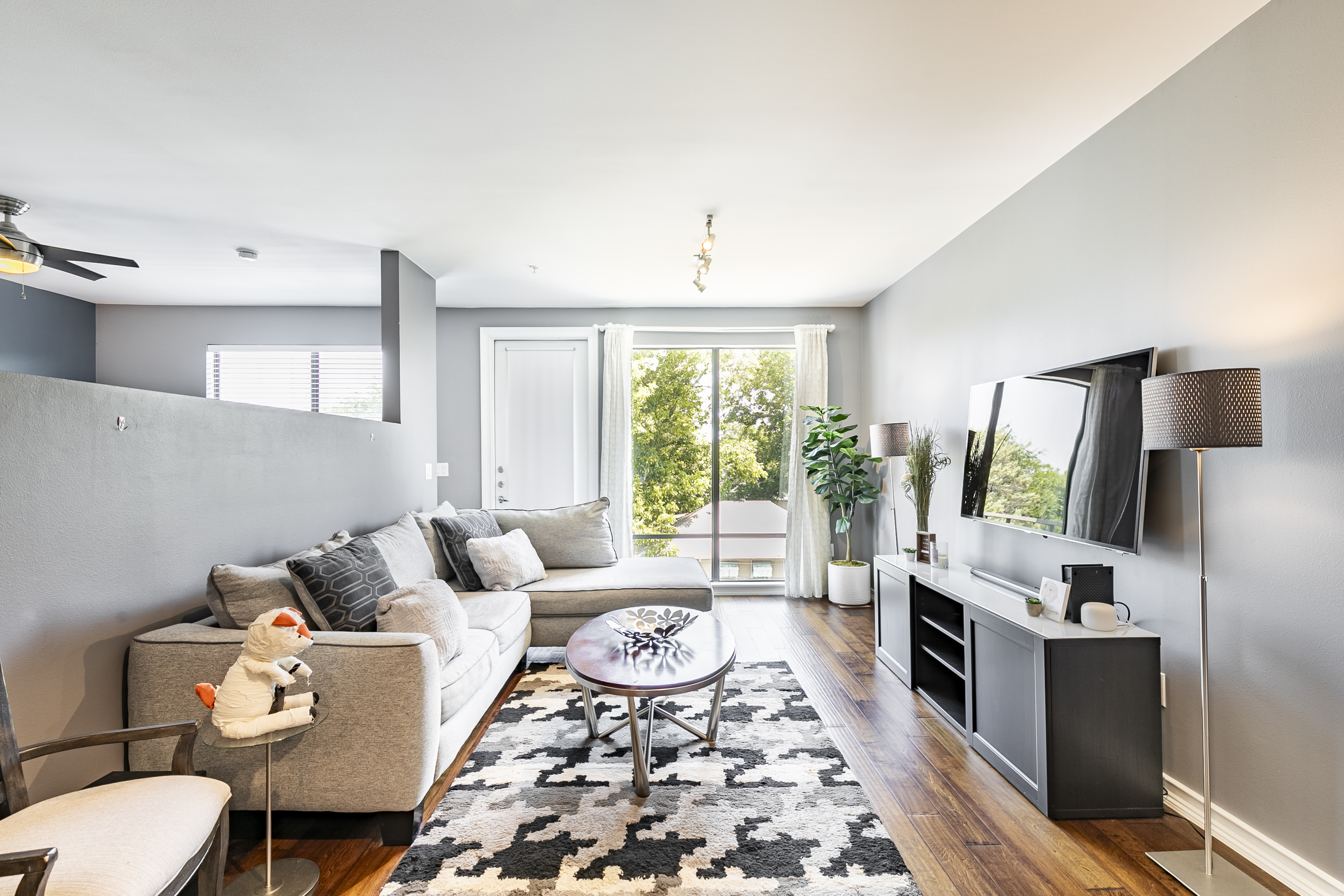 2 BR • Oak Lawn Condo • WFH Setups • Gated Parking in District 14, Dallas