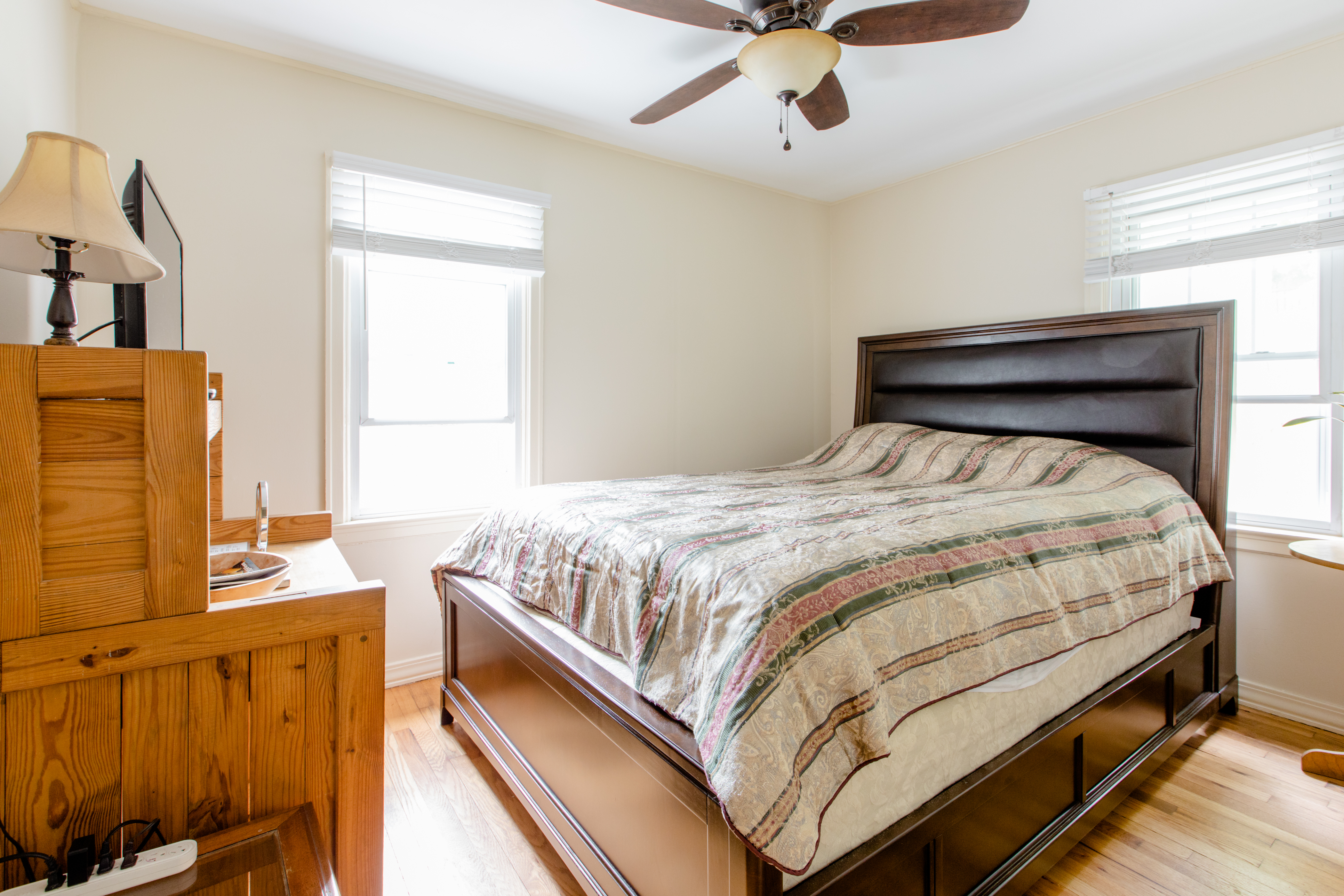 Comfortable bedroom/bathroom 10 mins from downtown in 28806, Asheville
