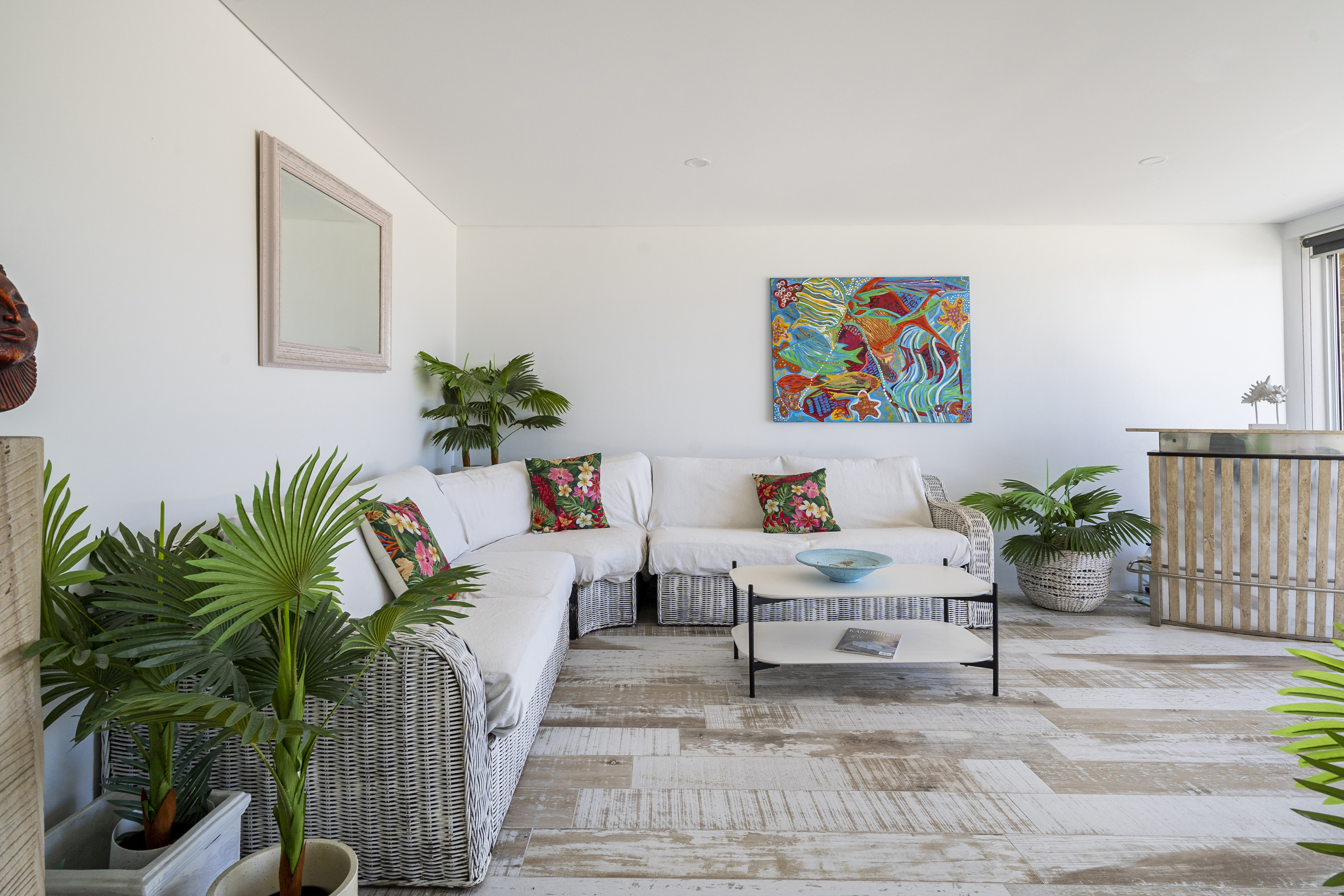 Room in Waterfront Renovated Beachfront Apartment