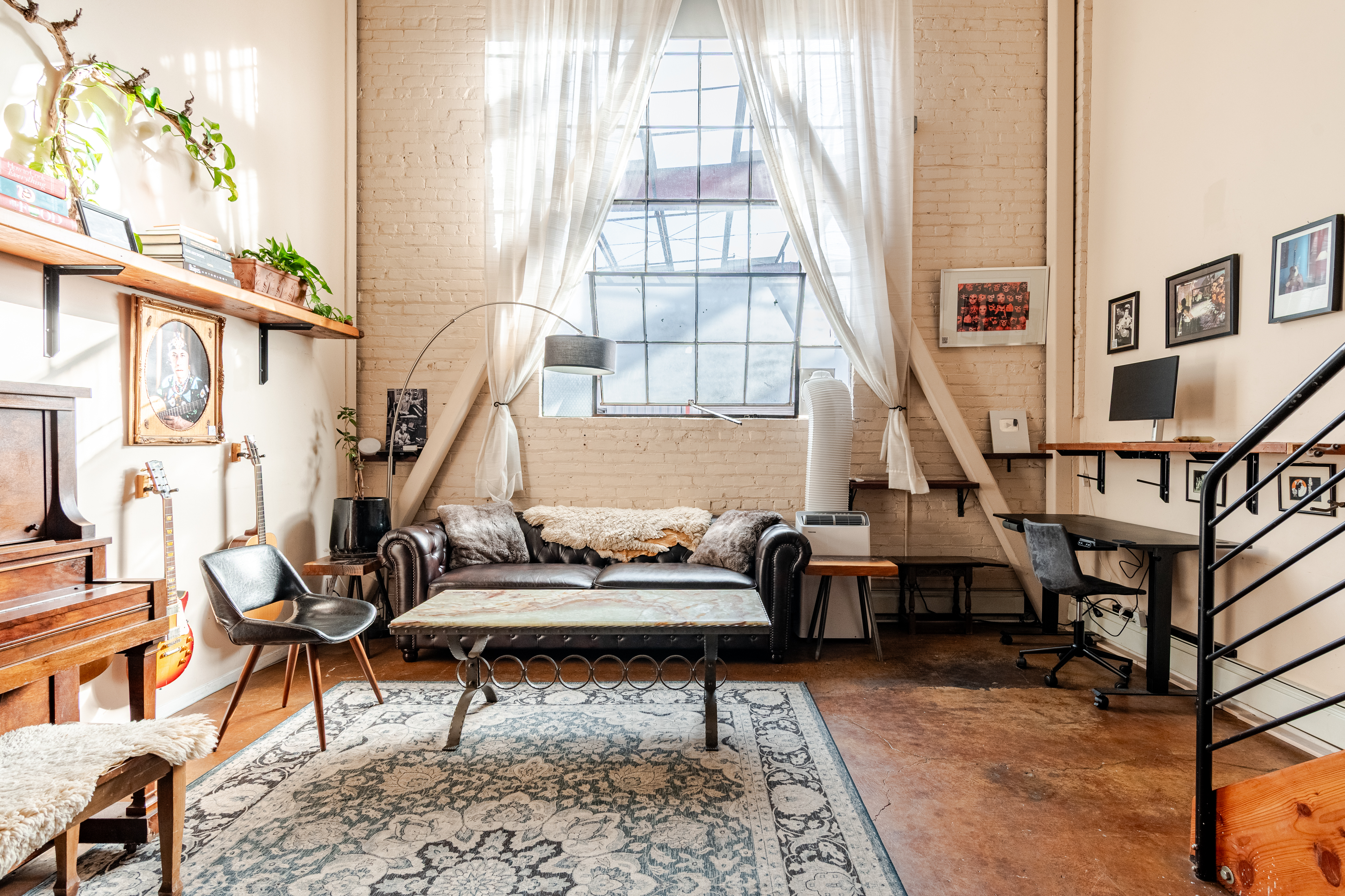 Large Lake Merritt Loft Near BART | Secure Parking in East Peralta, Oakland
