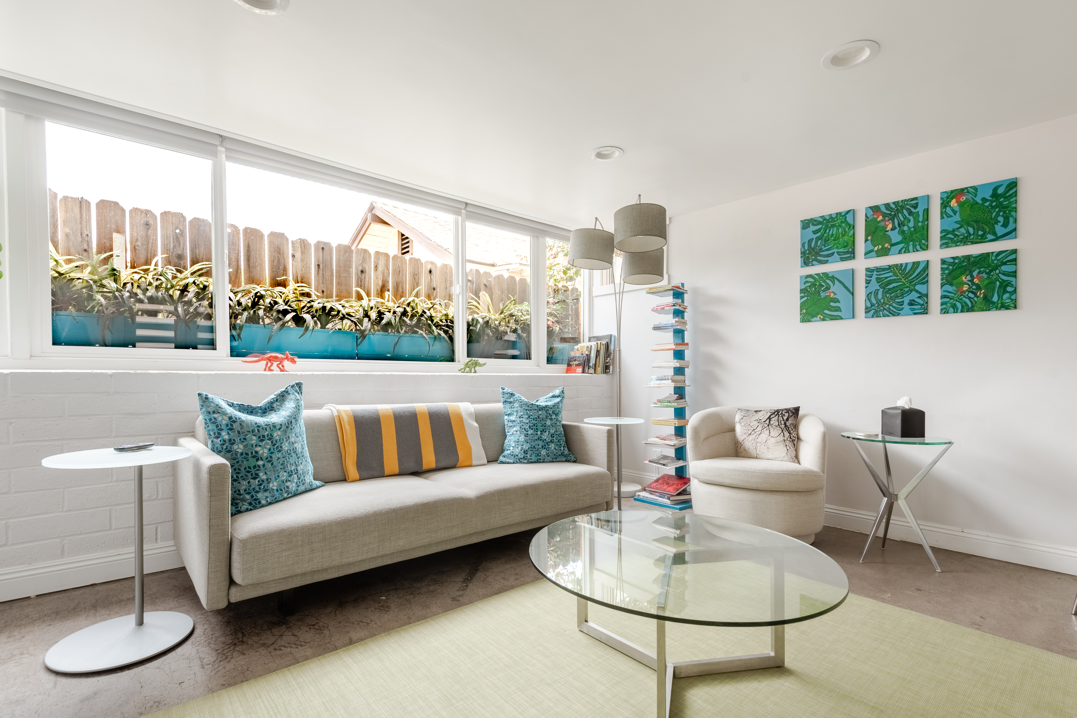 Stylish Modern Guesthouse Close to the Metro