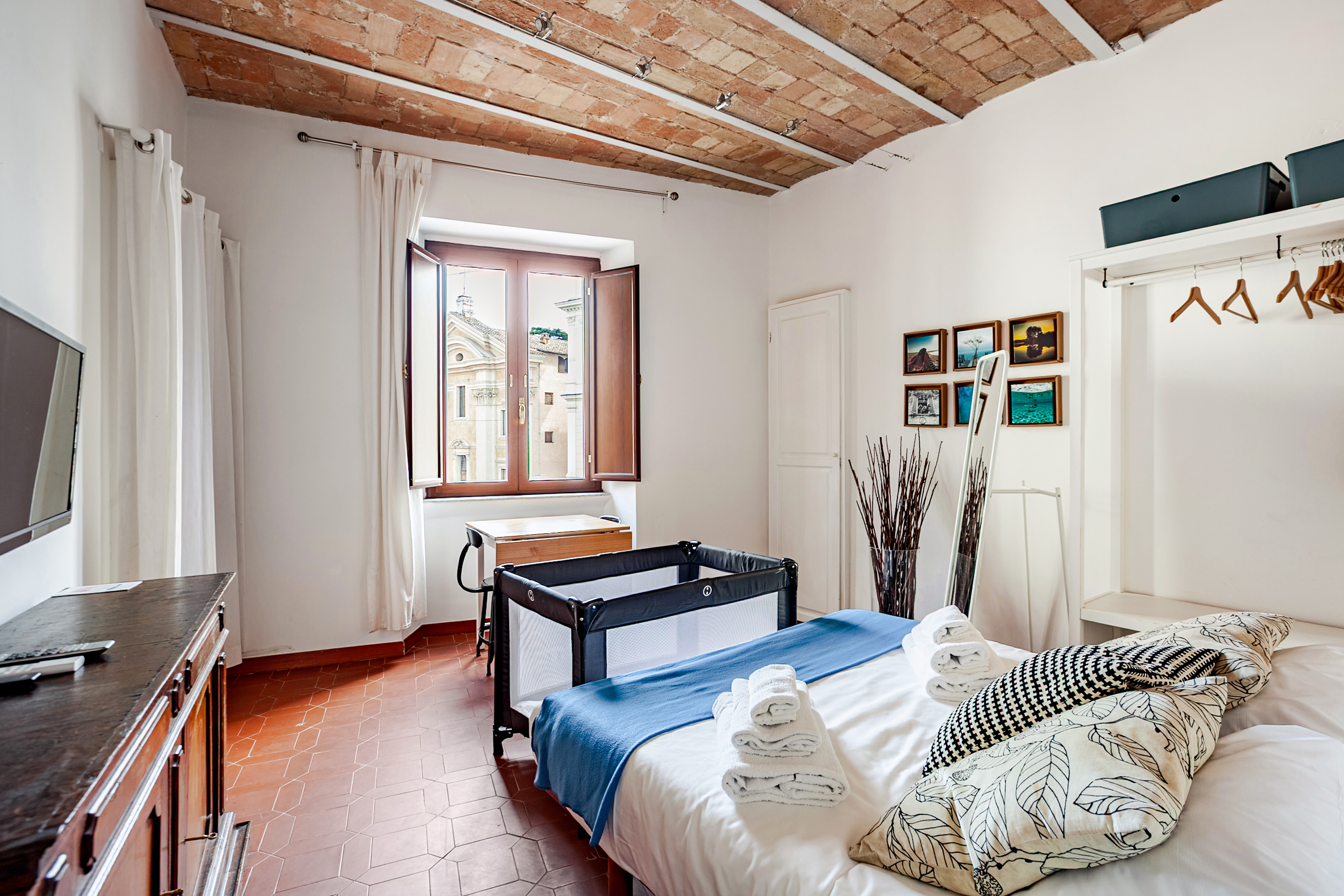 MONTI DISTRICT, COLISEUM, SVEVO MAMA'S SUITE