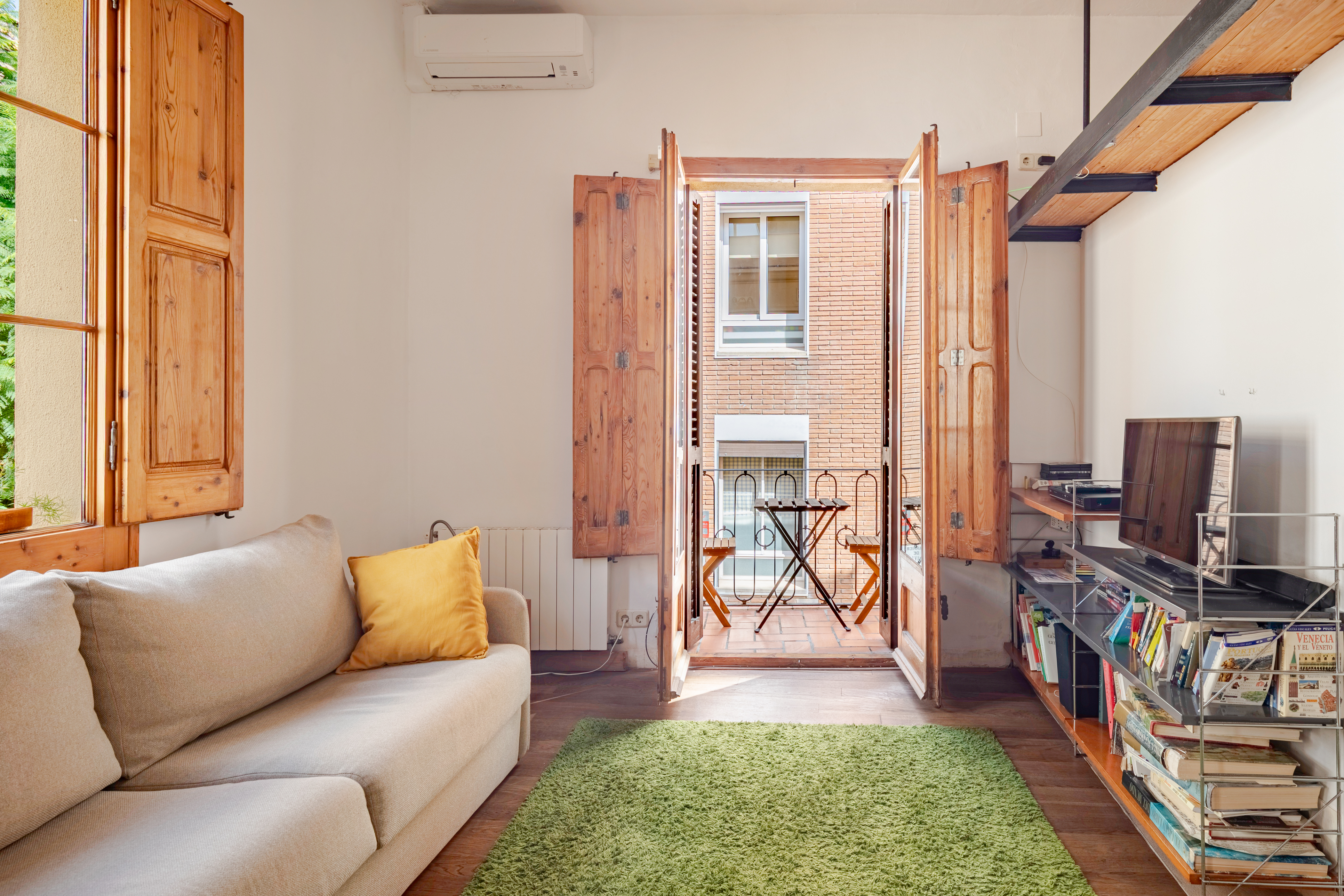 Cosy Apartment in Sarrià old town - with roof top